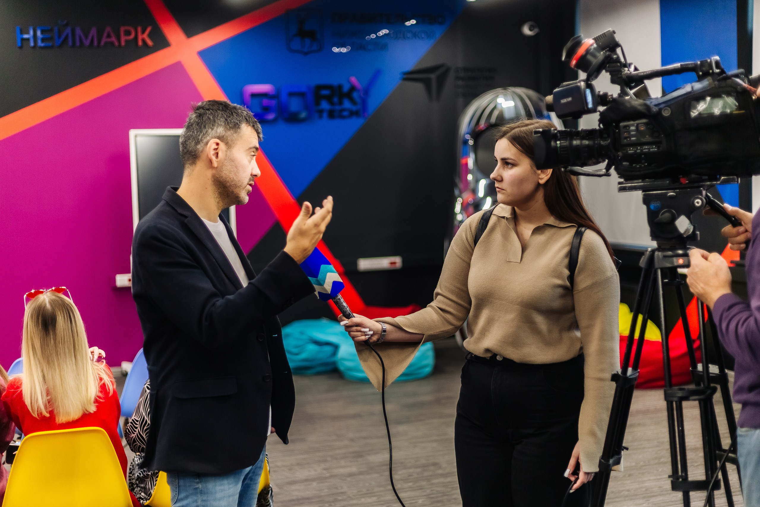 Неймарк. Лекторий. Репортажный и портретный фотограф в Нижнем Новгороде Максим Горшков