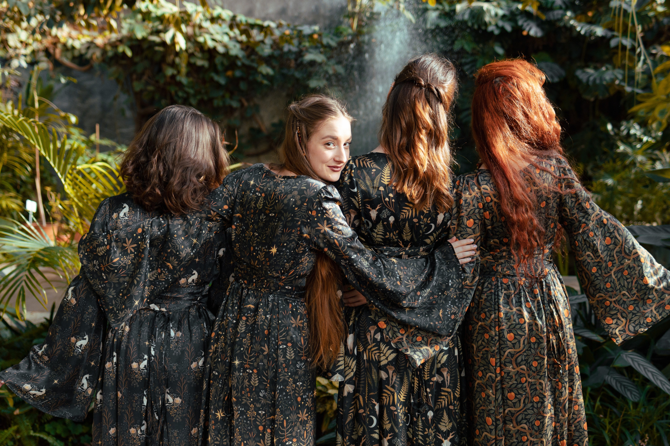 Съемка шёлковых платьев для PlantMyBones