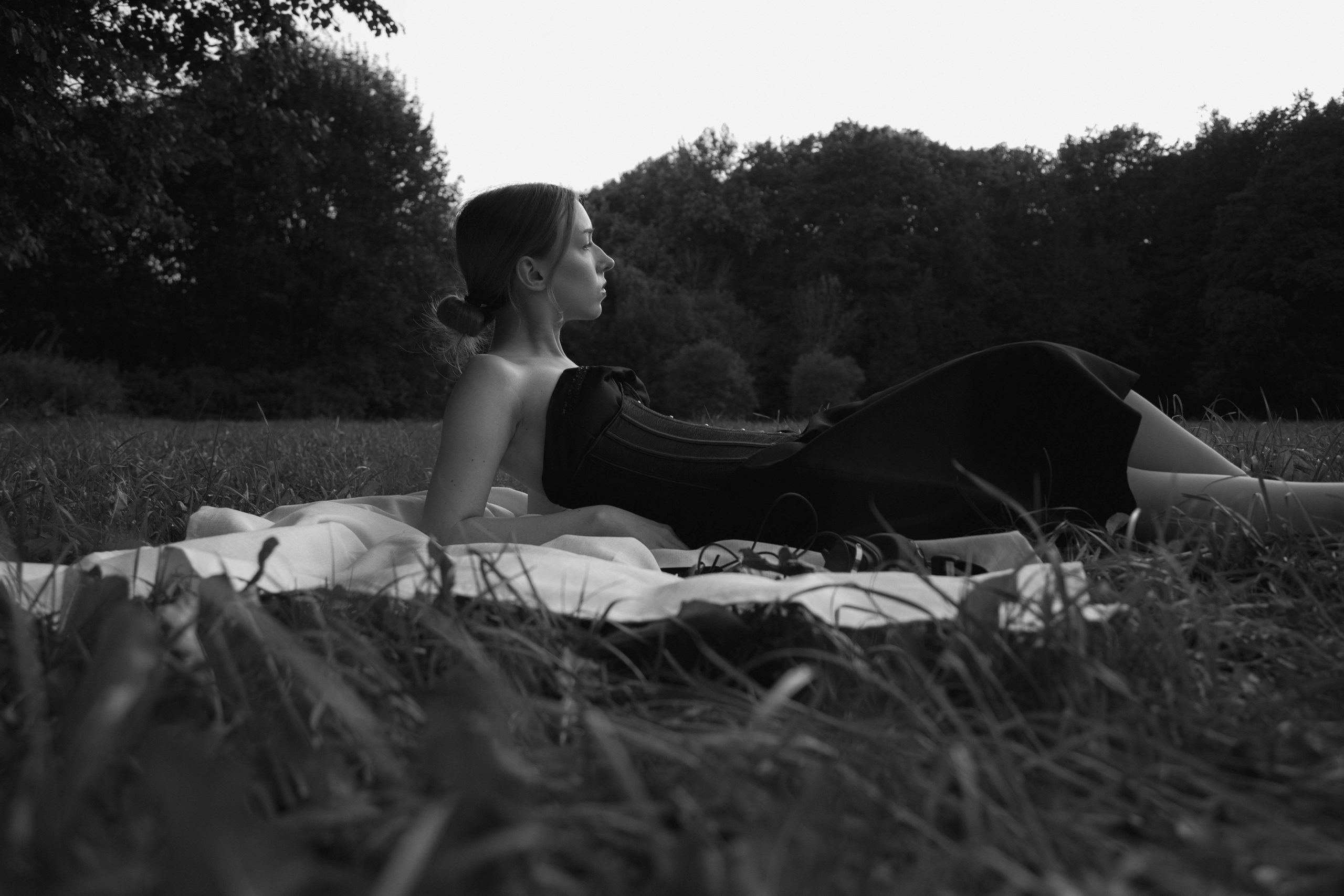 Black dress. DINA MOREVA photography