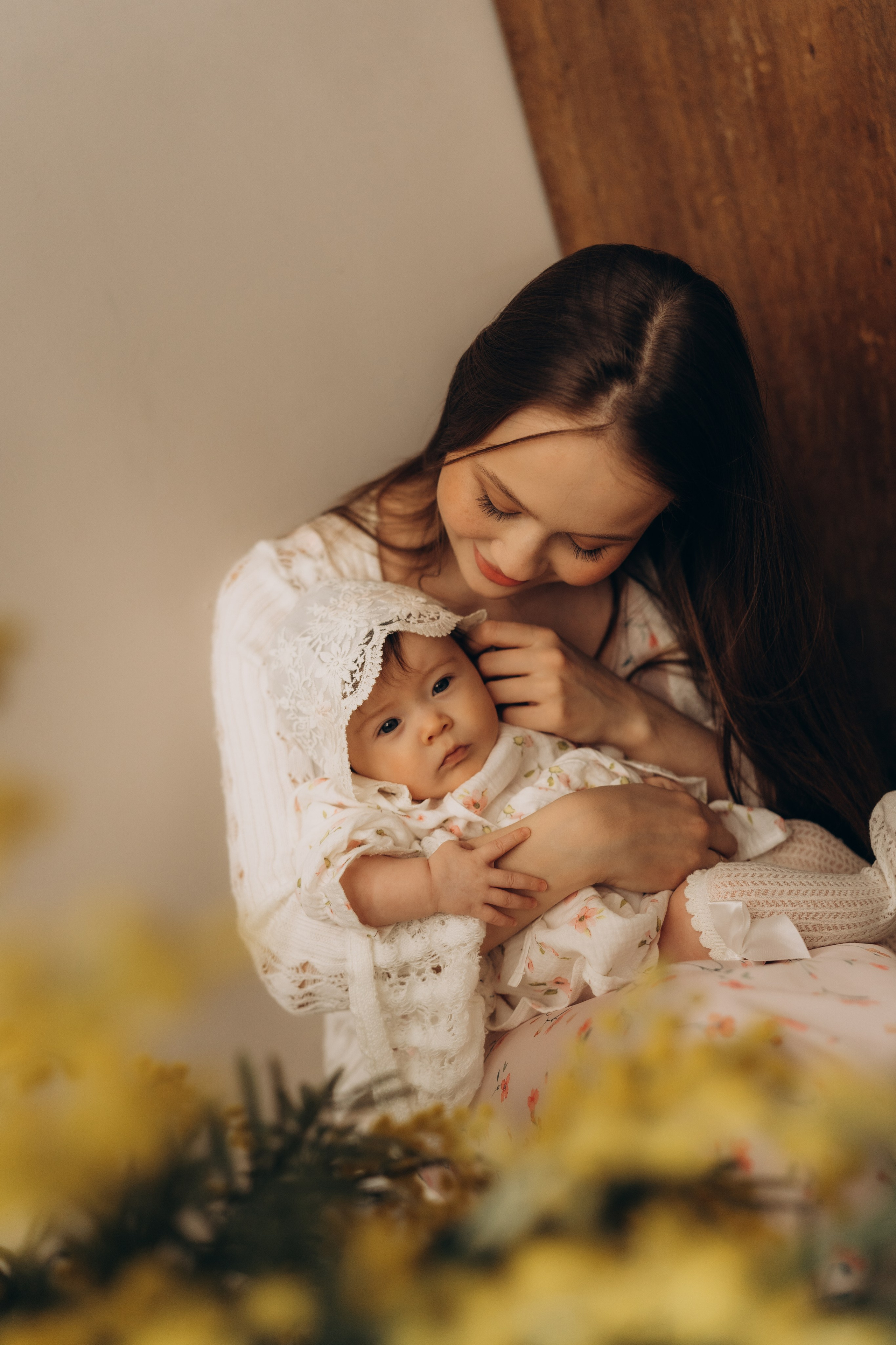 Мама с дочкой и мимозы. Семейный фотограф в Казани