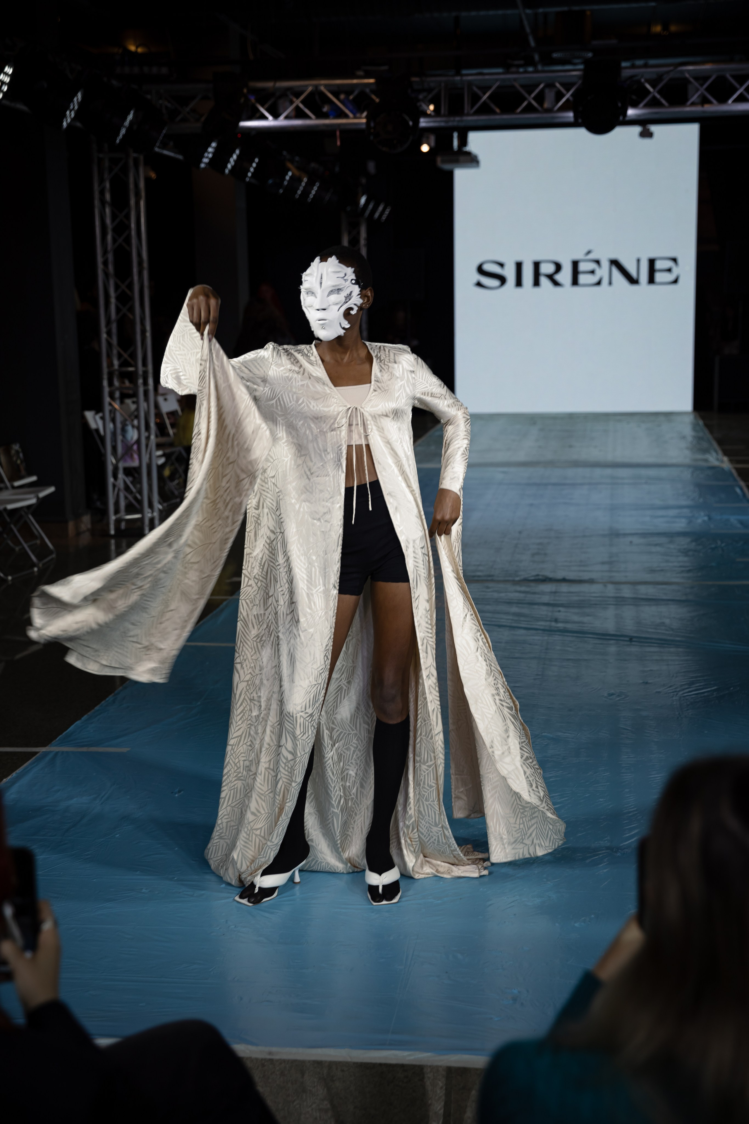 Бэкстейдж Показа | Volga Fashion Week. Фотограф брендов и бизнеса в Москве Алексей Сентюрин