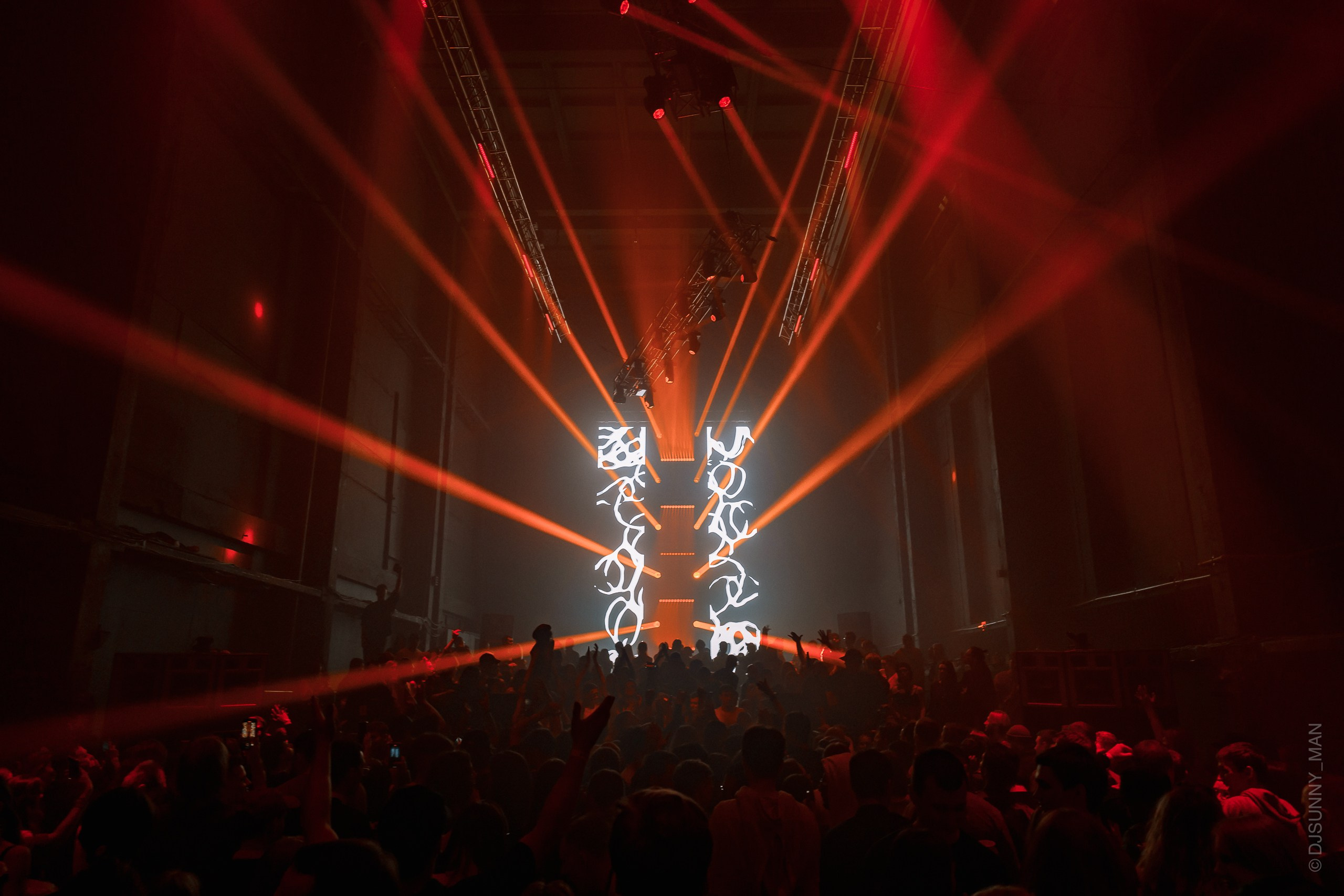 Metro Gorkovskaya ЦЕХ. Sunnyman