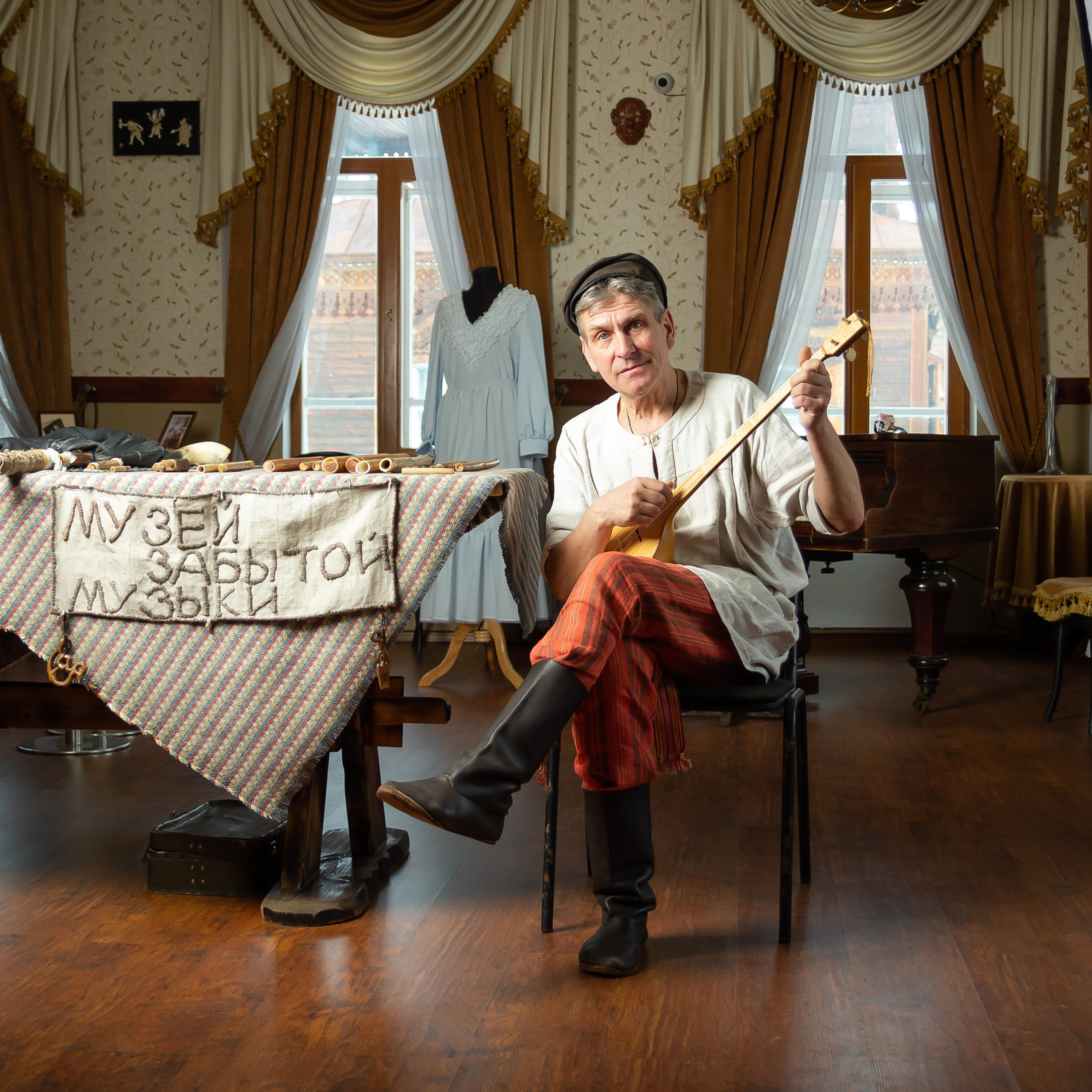 Музей забытой музыки. Александр Стряпунин — предметный фотограф в Улан-Удэ