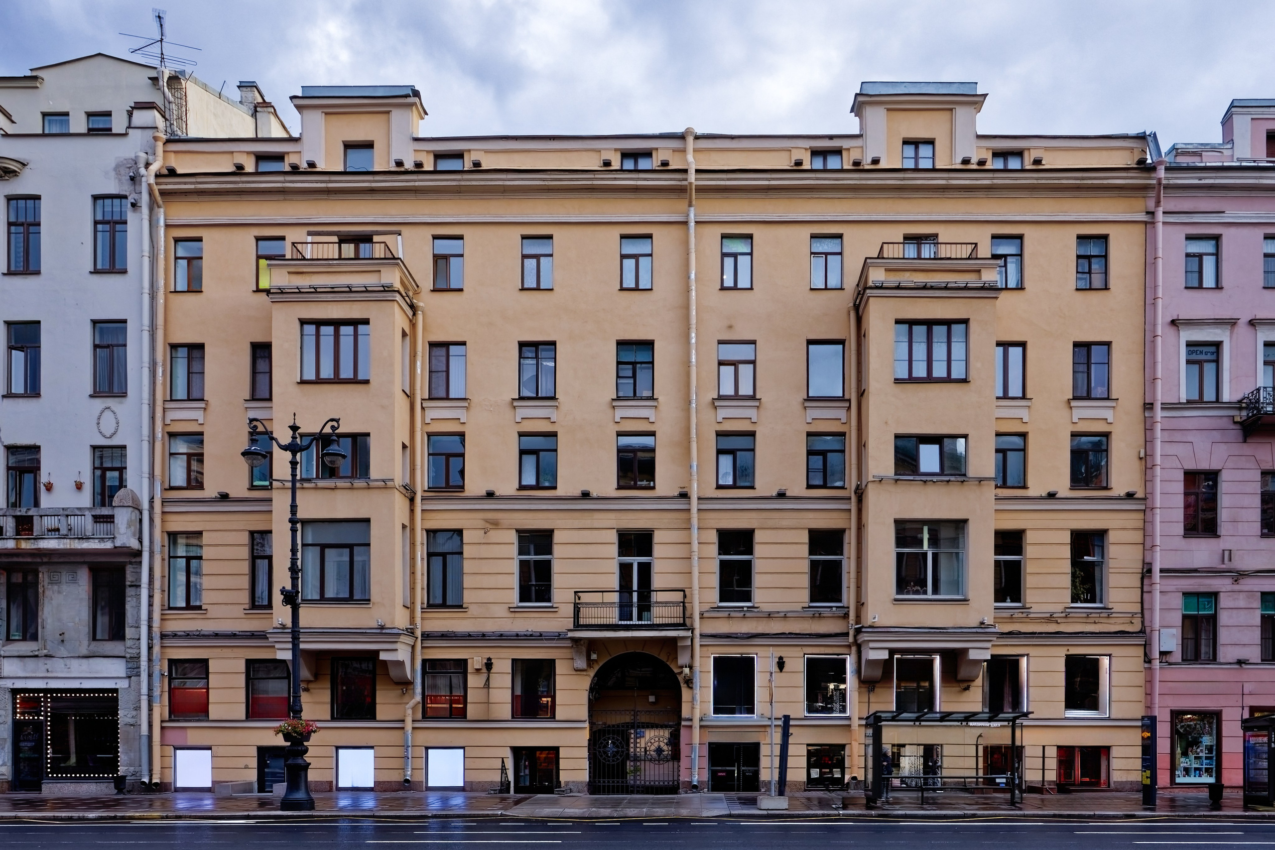 Санкт-Петербург, Невский проспект, дом 74. Доходный дом Кекина, 1887 год. Архитектор Василий Михайлович Некора (перестройка). 
