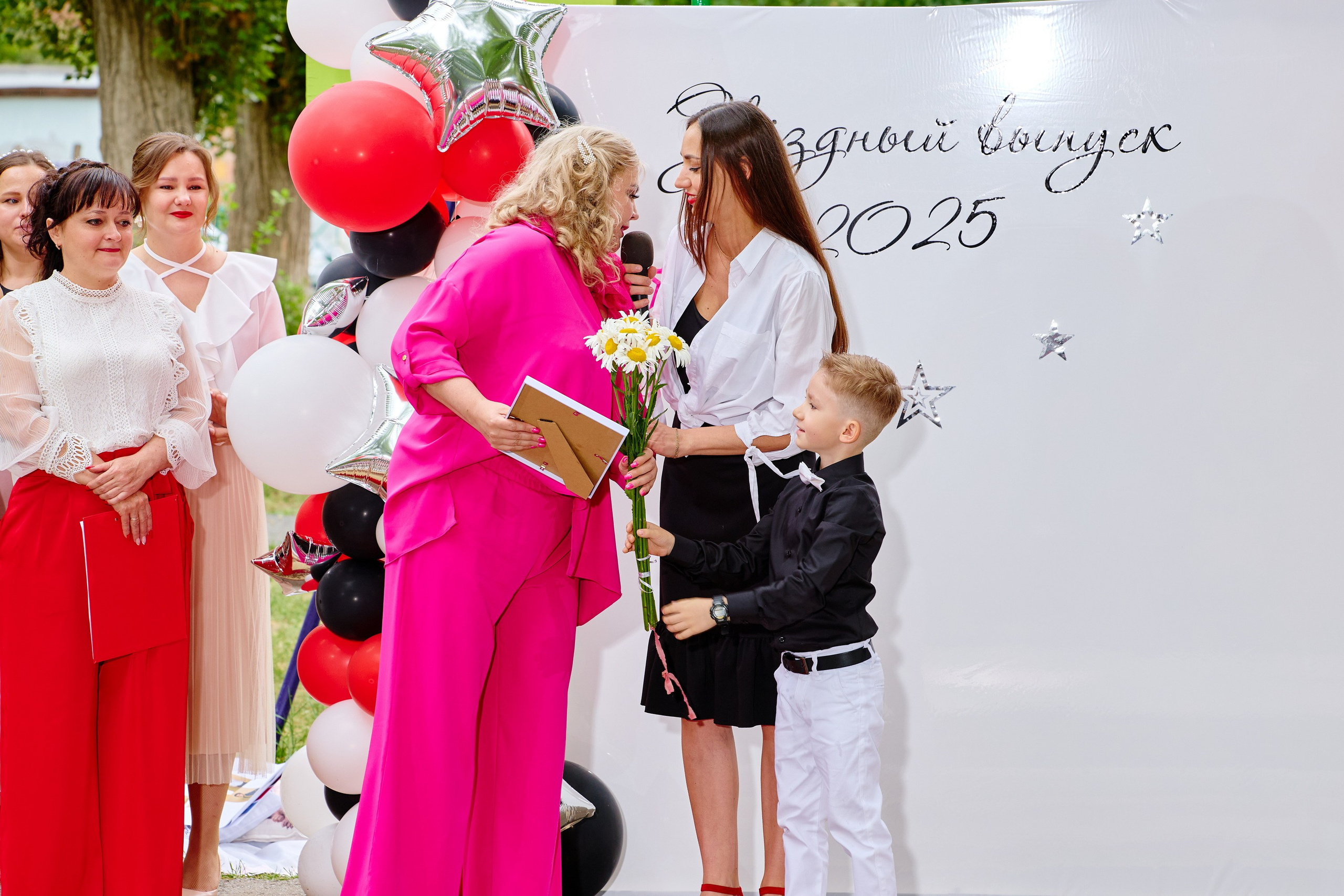 Выпускной 45 сад. Фотограф Выпускные альбомы Таганрог Сергей Коробченко