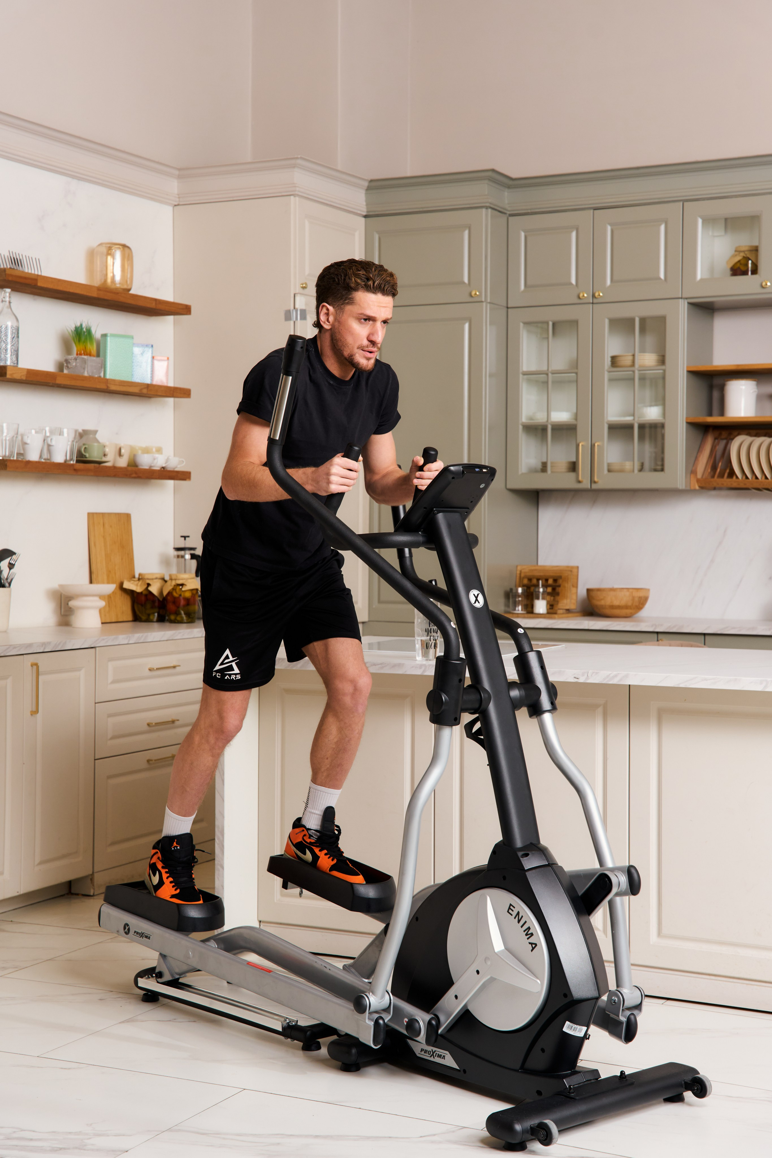 Proxima. Юлия Пестрикова