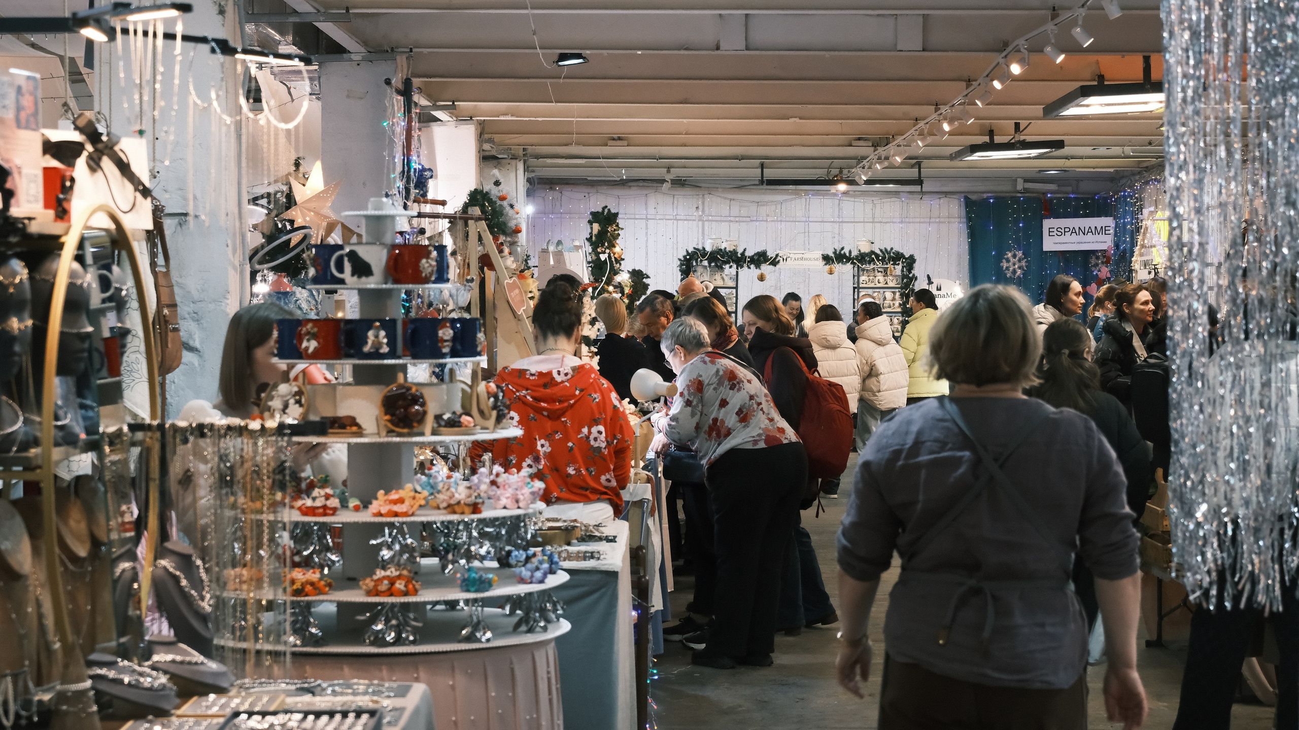 Рождественский шопинг | Ярмарка Дуняша. Фотографъ Сергѣевъ. Поймать мгновеніе