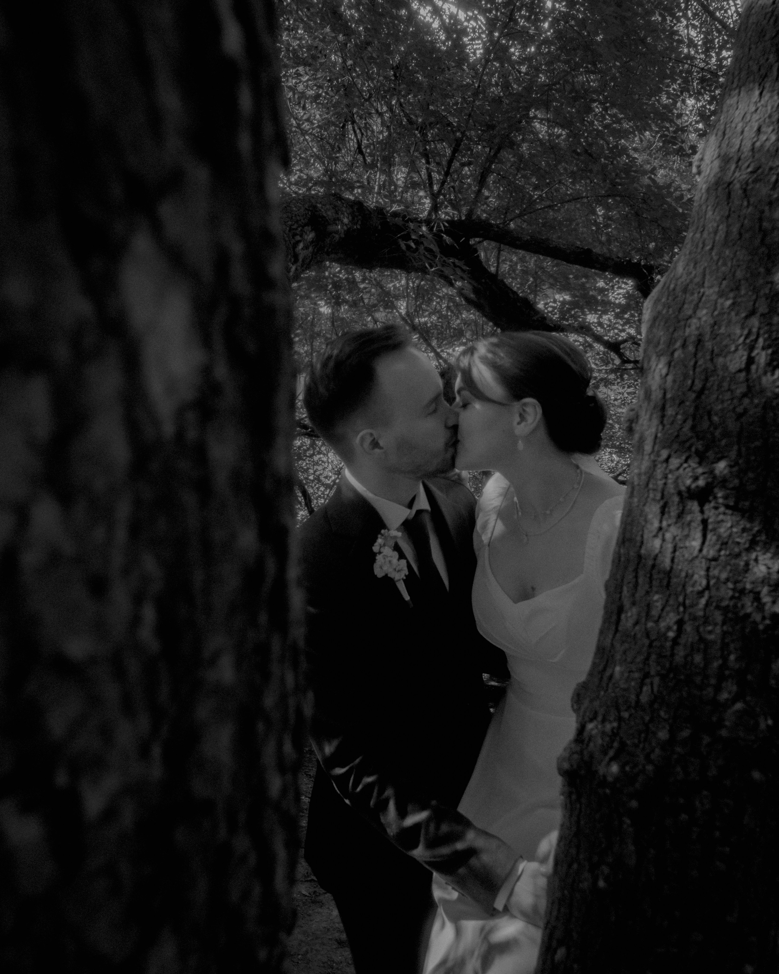 Москва как декорация любви — свадебная фотосессия в городе и на природе. Свадебный фотограф в Санкт-Петербурге Миша Репина