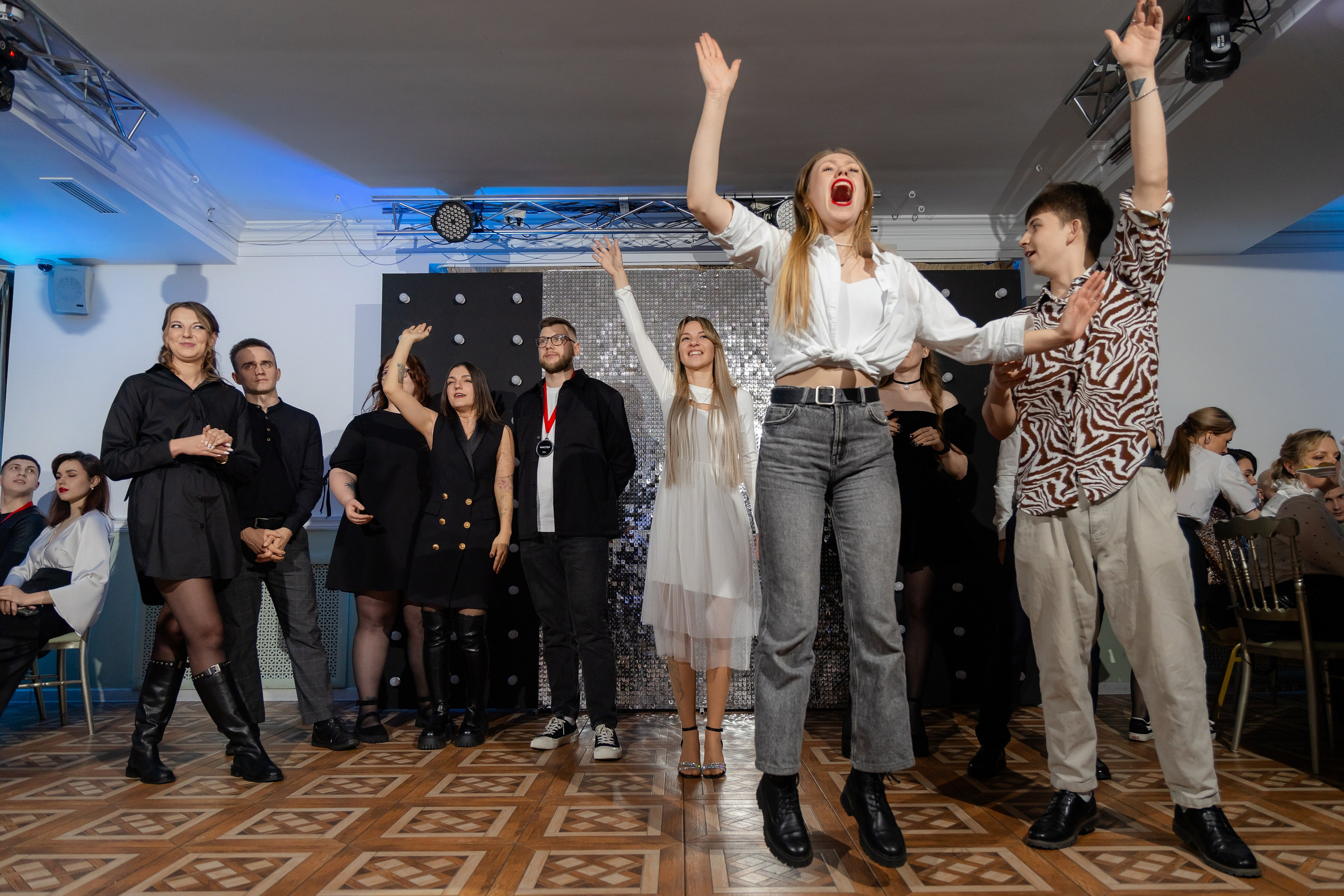 Корпоративная фотосъемка для кафе GARAGE | Новый год 2025 | Минск. Свадебный фотограф в Минске/Беларуси Сергей Спиридонов