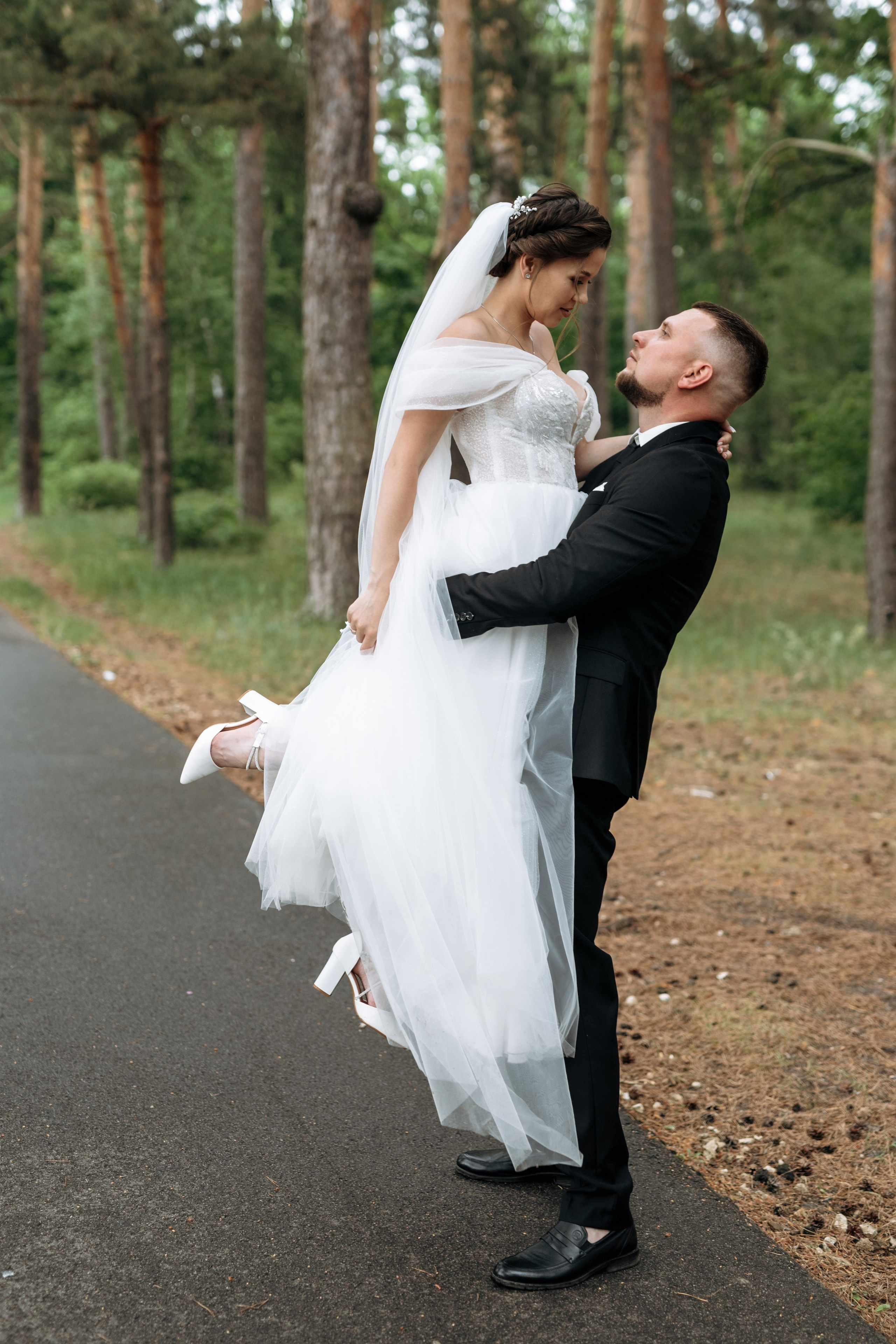 Свадебный день Яны и Максима, прогулка в лесу, Картинная галерея в Тамбове. Свадебный фотограф в Тамбове Павел Четвертков