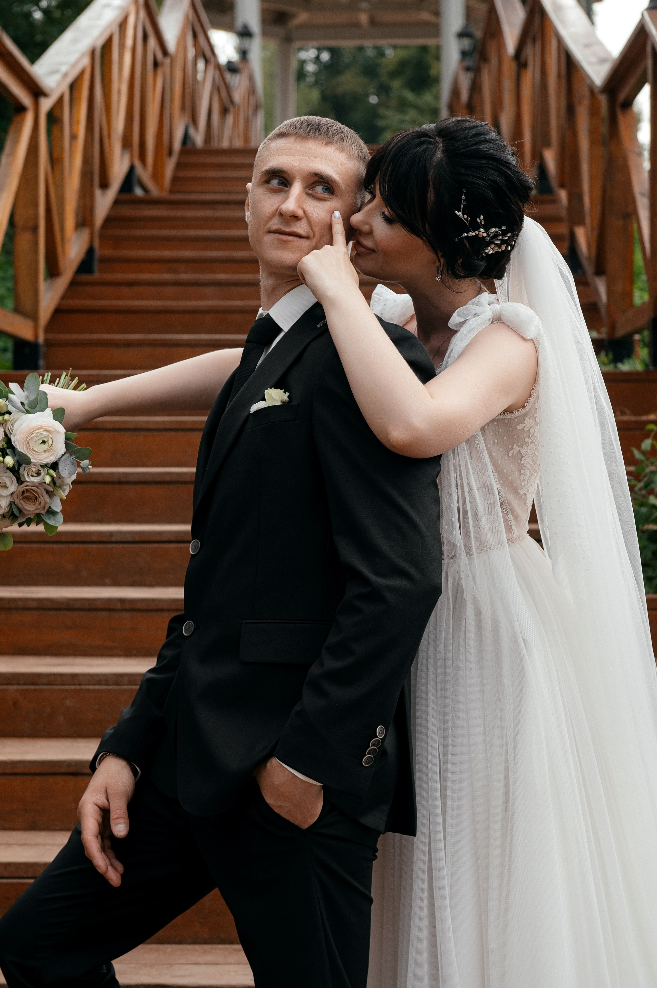 Свадьба с венчанием в Щелково. Прогулка в Гребнево, ресторан Кинза, отель Премиум. Свадебный и семейный фотограф Виктория Носачёва. Щелково, Москва и МО