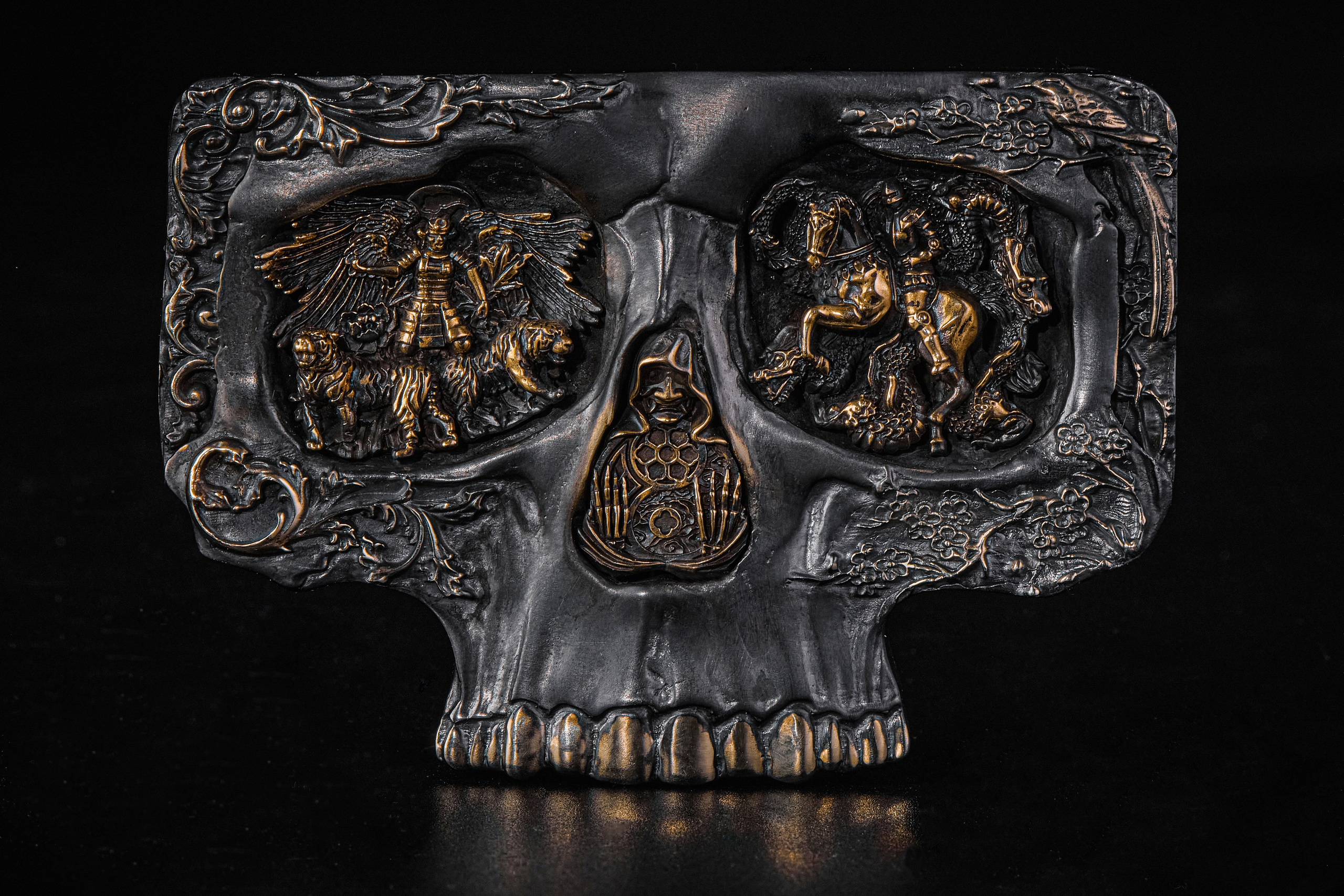 Мужская бижутерия на чёрном фоне. Фотограф Яковлев Роман — Красноярск