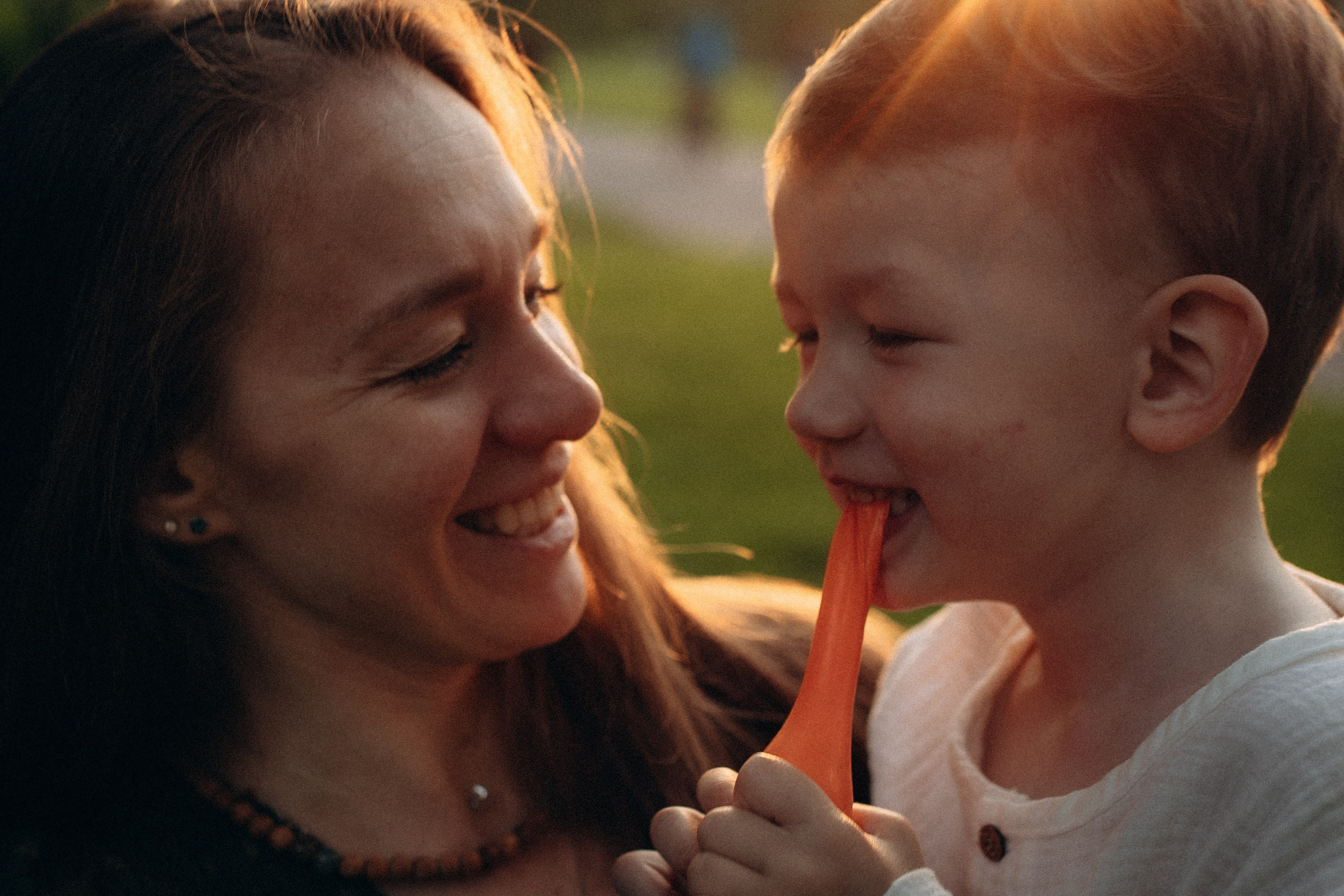 Прогулочная съемка мамы и сына в Москве. Семейный фотограф в Москве и Люберцах Юлия Гуськова