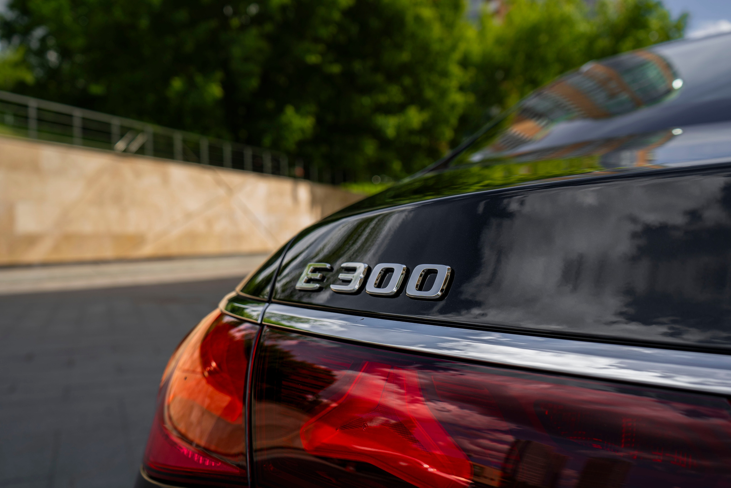 Mercedes-Benz E-class (E300). Автомобильный фотограф Ногинск Денис Городок