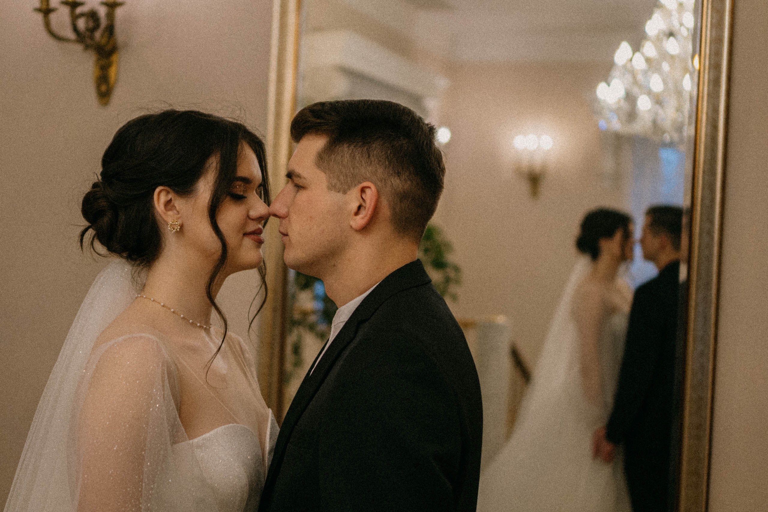 СВАДЕБНАЯ СЬЕМКА ПАРЫ В ГОРОДЕ ПУШКИН В ПАРКЕ ЕКАТЕРИНЕНСКОМ В НОЯБРЕ. Профессиональный фотограф, Санкт-Петербург — Виктория Богомолова