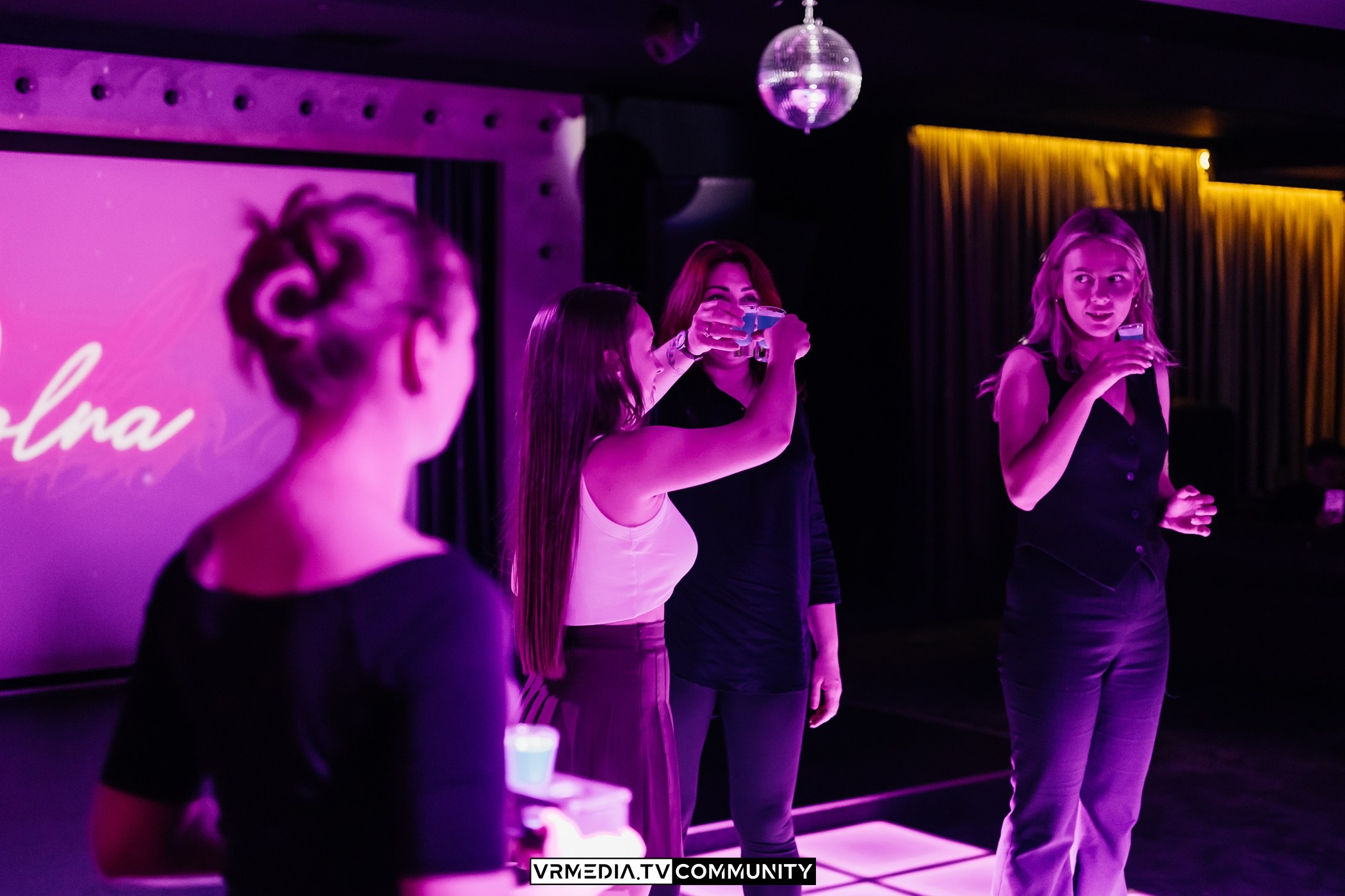 Караоке-бар «Volna»: Summer party