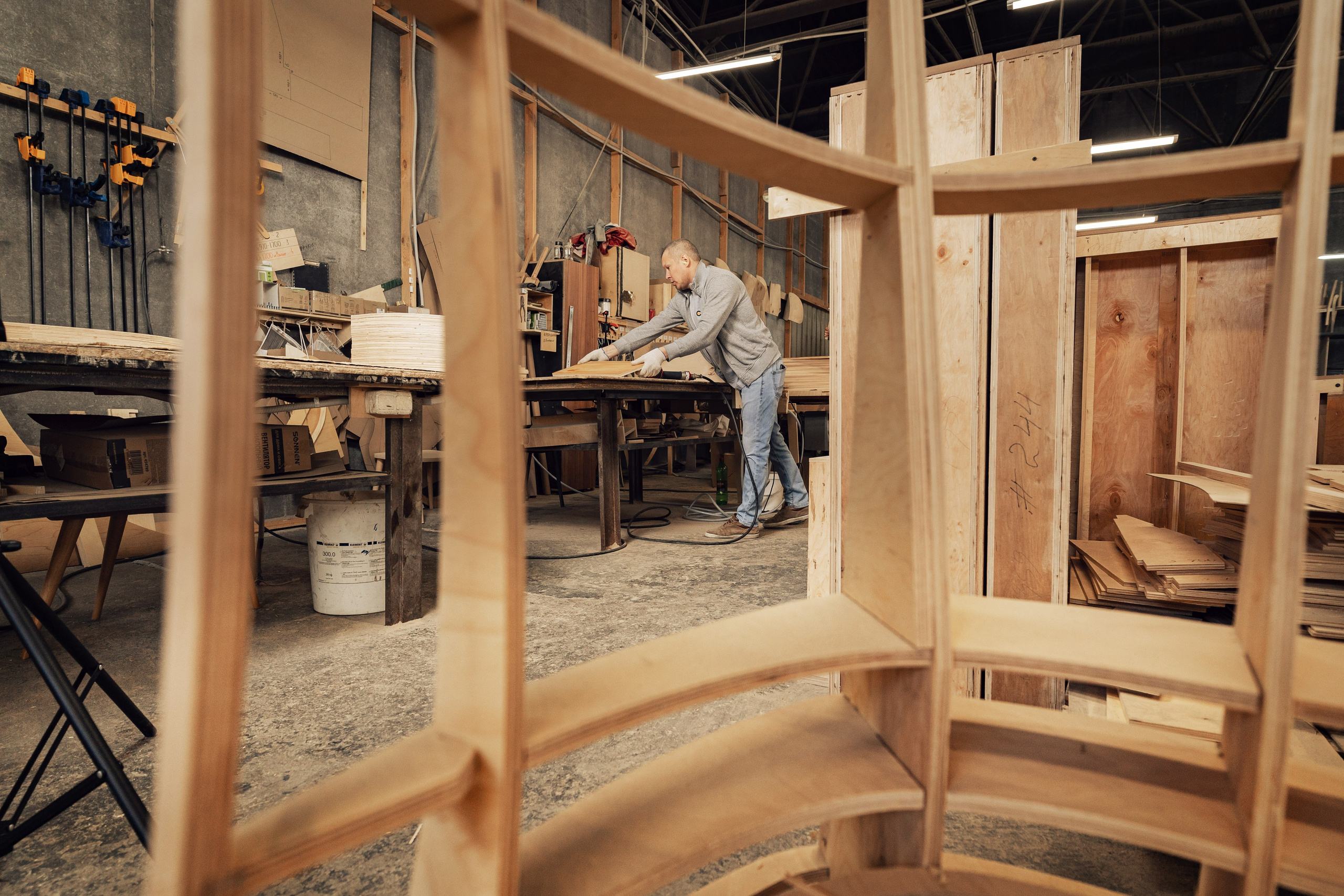 Изготовление каркаса мебели, цех CORSASTYLE