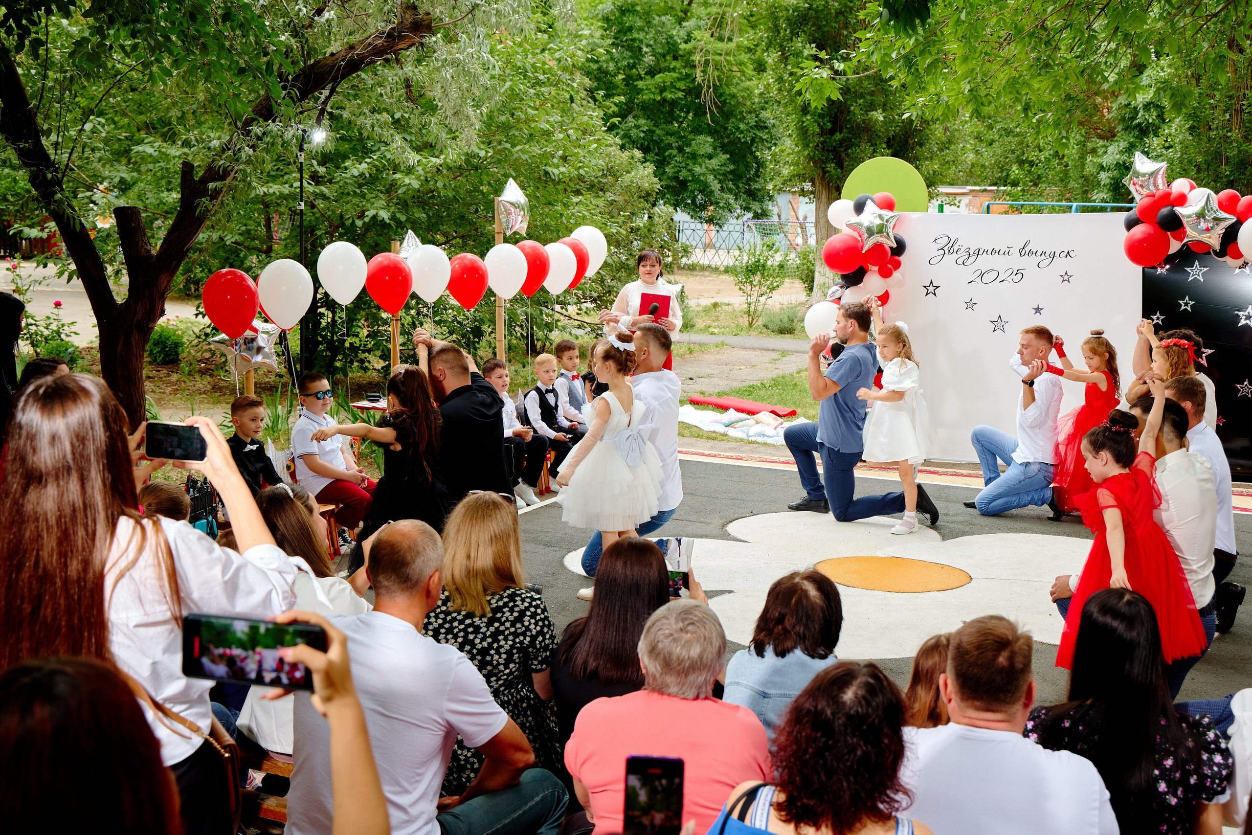 Выпускной 45 сад. Фотограф Выпускные альбомы Таганрог Сергей Коробченко