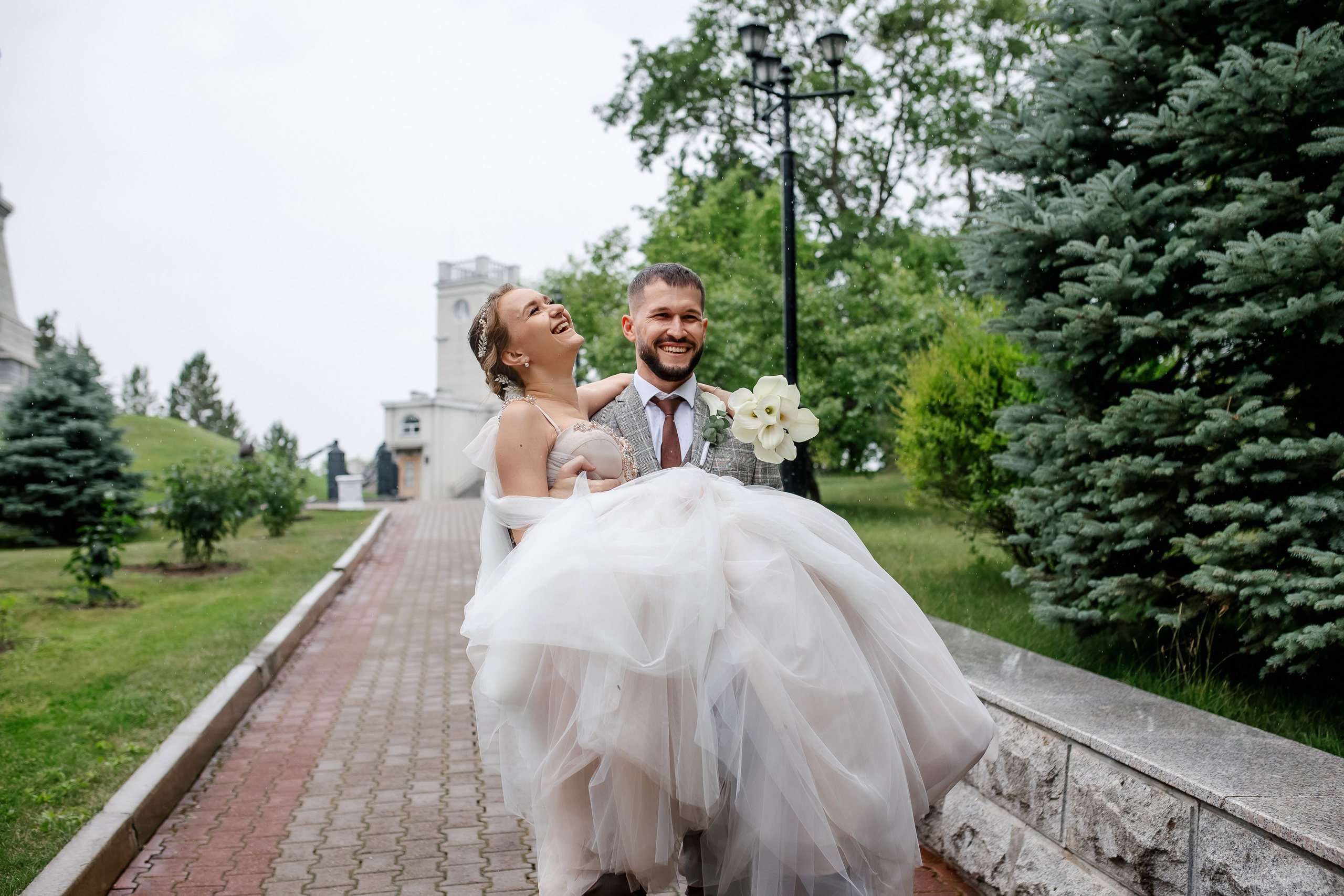 Степан и Ульяна. Утро. Загс. Прогулка. Дождь и солнце. Свадебный фотограф в Хабаровске