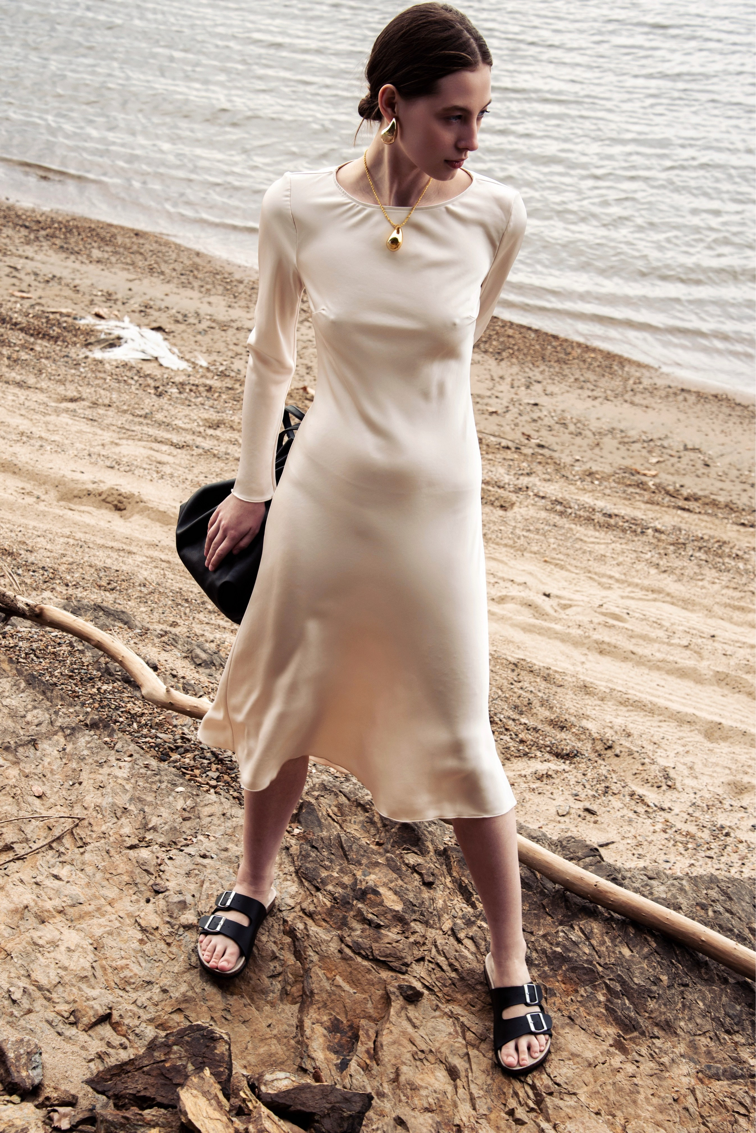 Styling. Visual Creator Paulina Gonsales