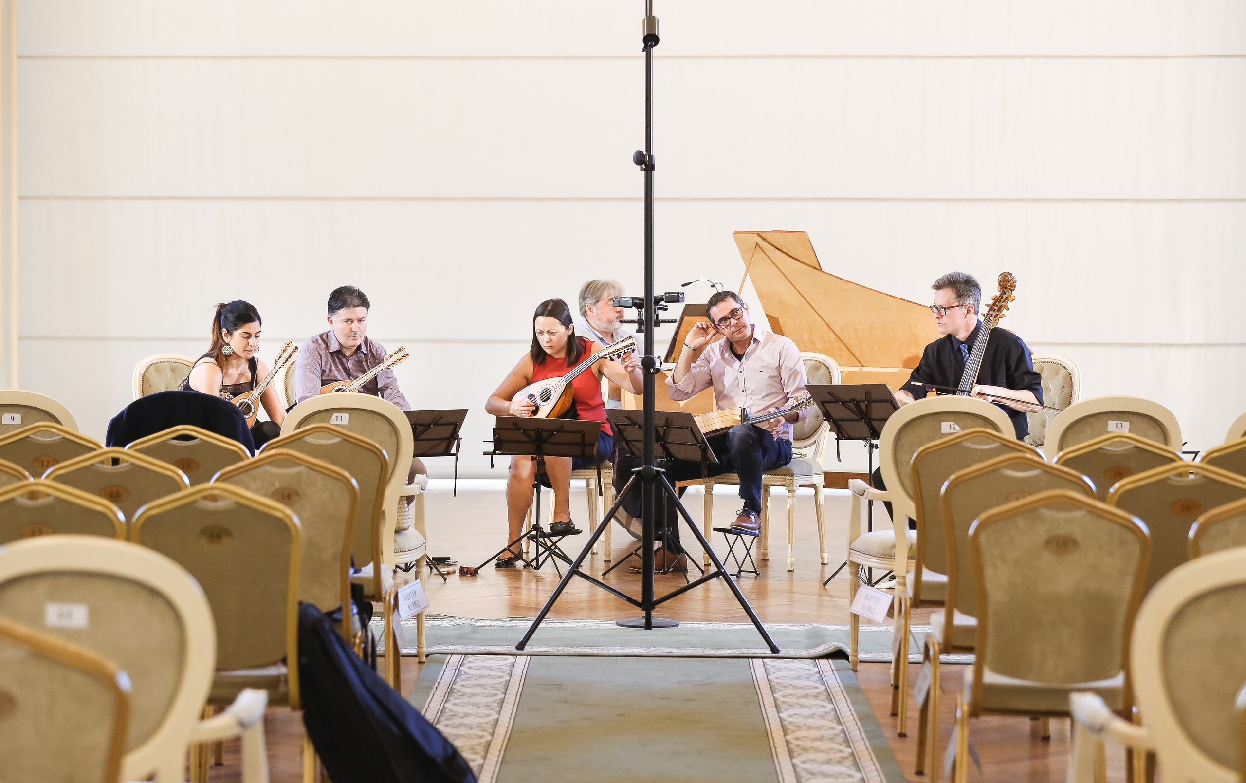 Путешествие мандолины. Дарья Письменюк / Darya Leitstern — фотограф, музыкант, журналист, путешественник