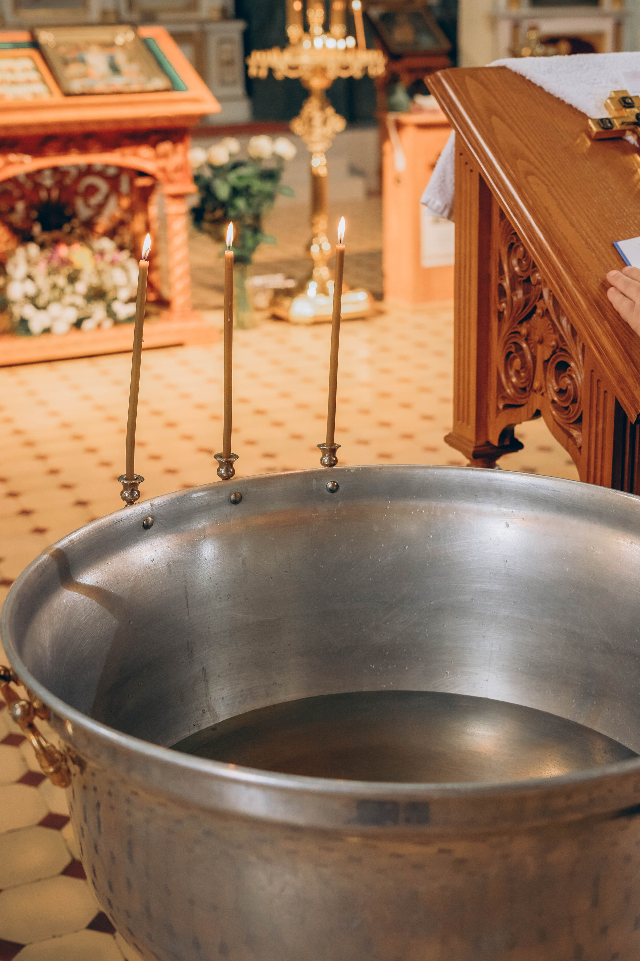 Таинство крещения Мирона