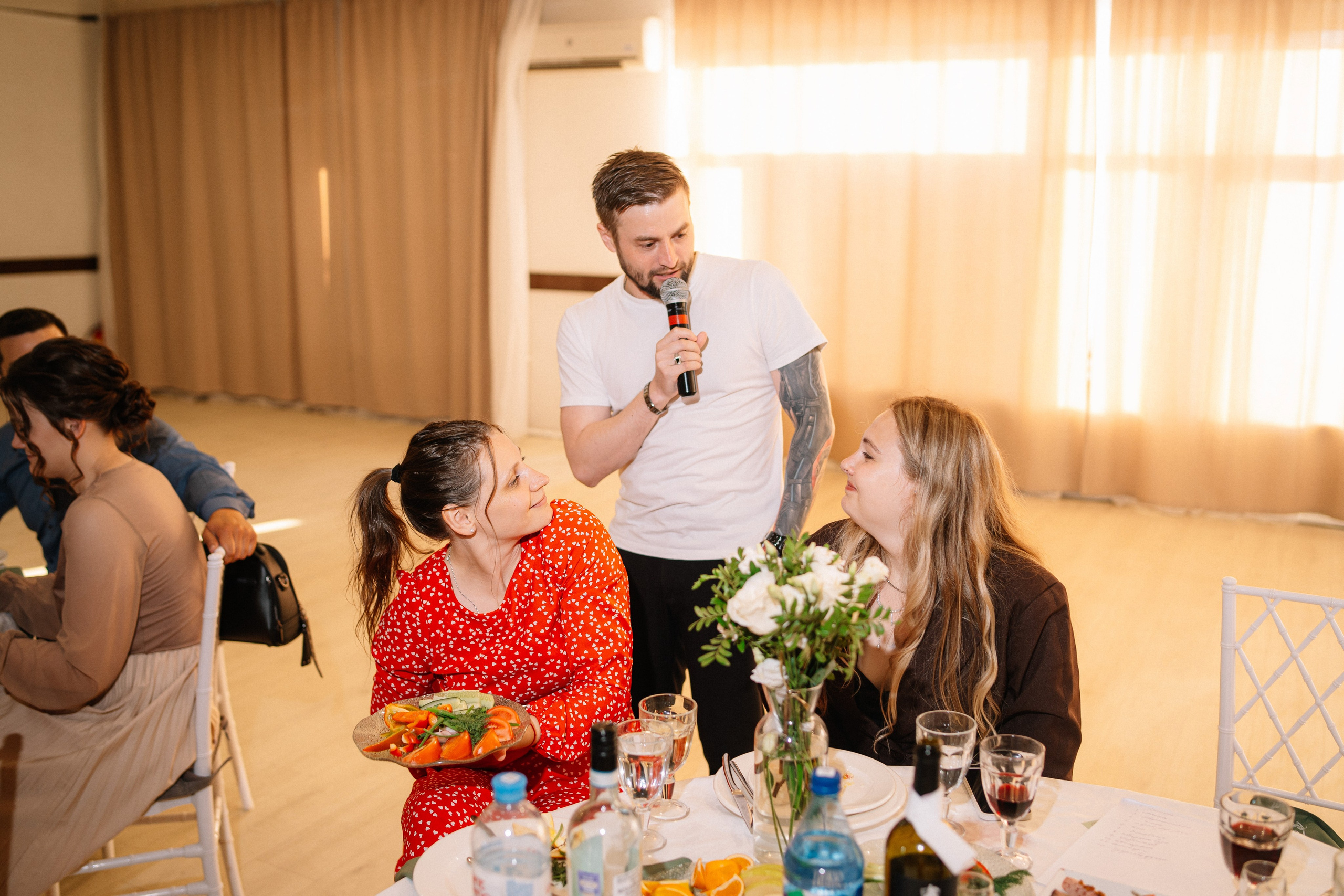 Анастасия и Роман — банкет Времена года. Репортажный (Event) фотограф в Барнауле | Даниил Маркин | Качество и вайб