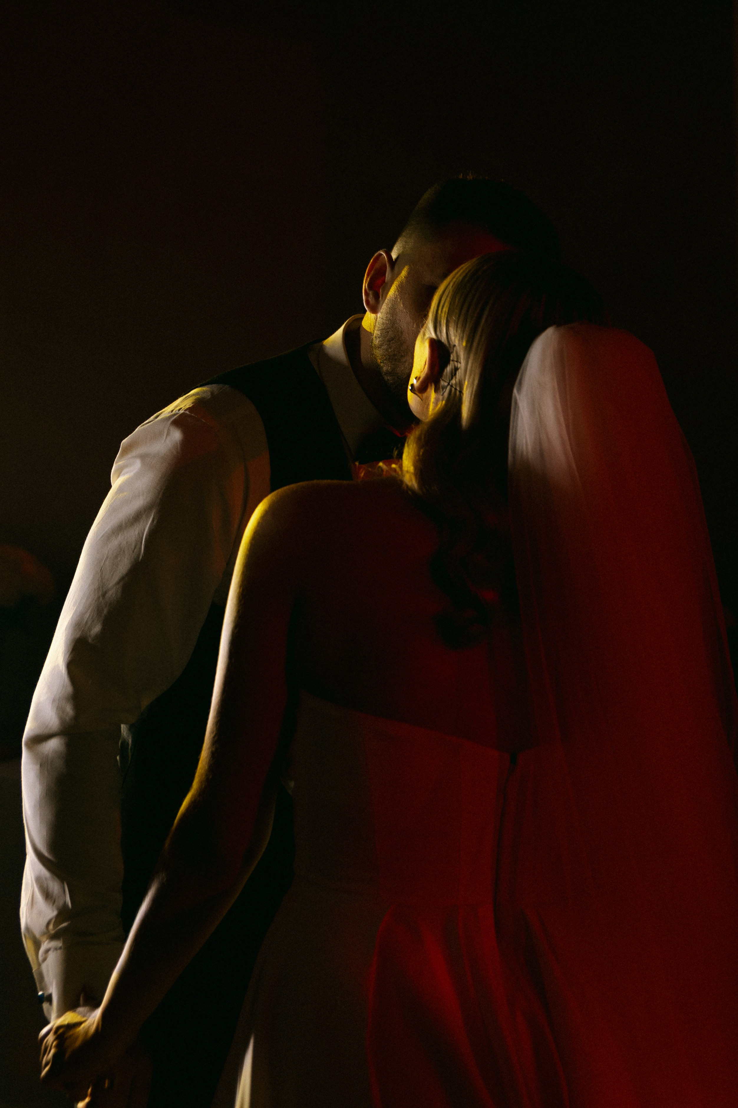 Влюбленные взгляды. Свадебный фотограф Кемерово Томск Новосибирск