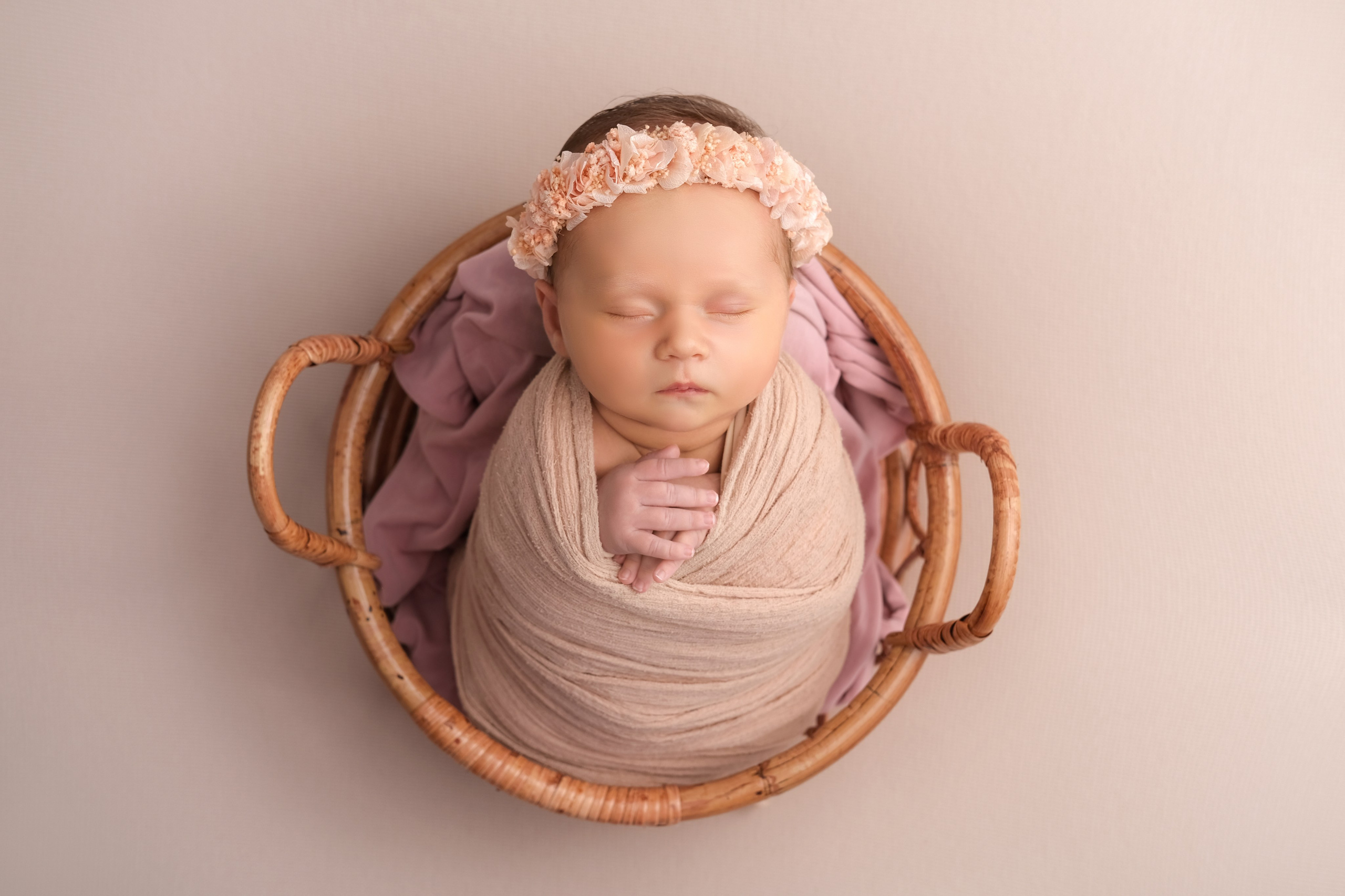 Новорожденные. Фотограф новорожденных в Караганде