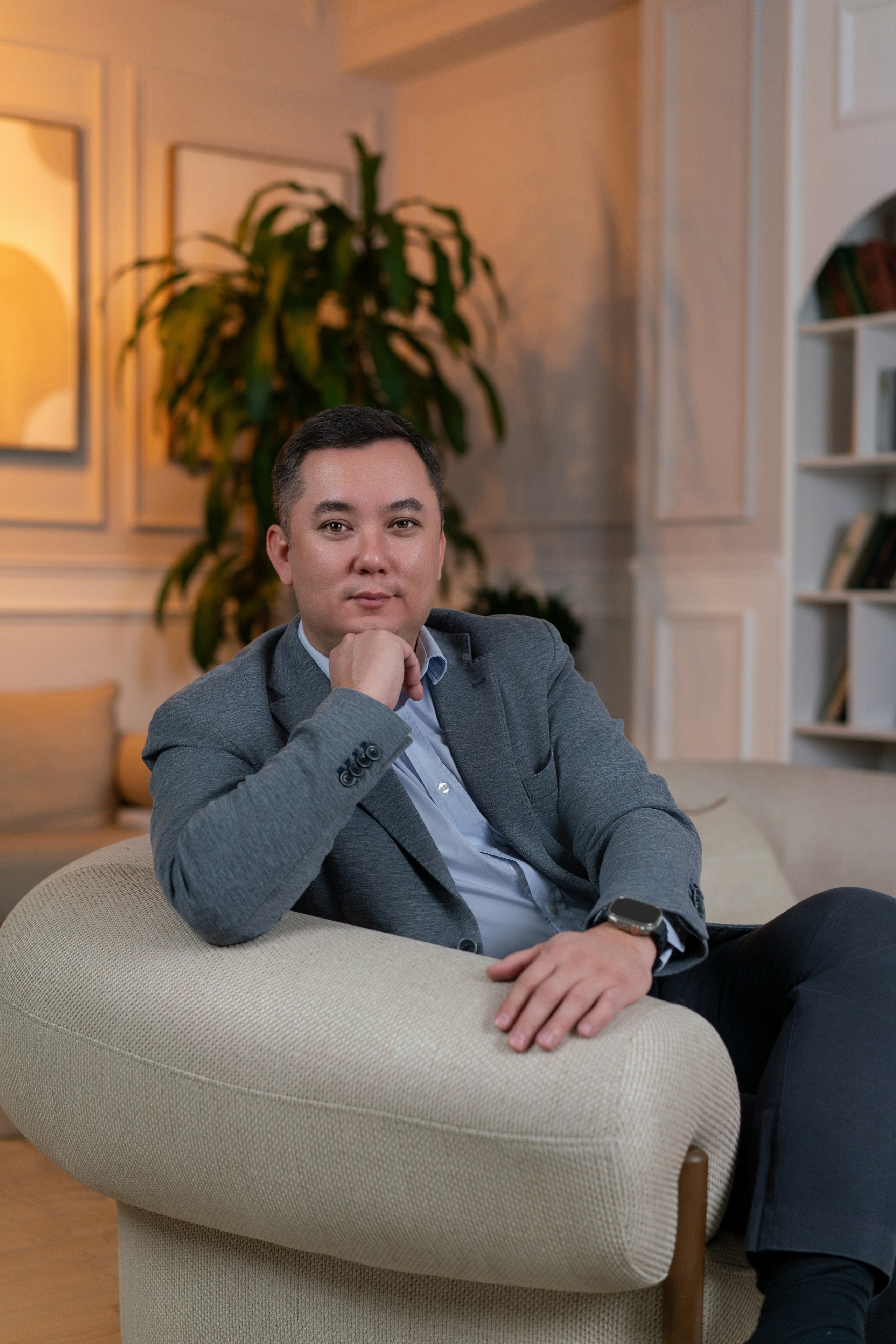 Бизнес-фотограф в Алматы — корпоративные съёмки, деловые портреты и репортажи. Профессиональный фотограф в Алматы