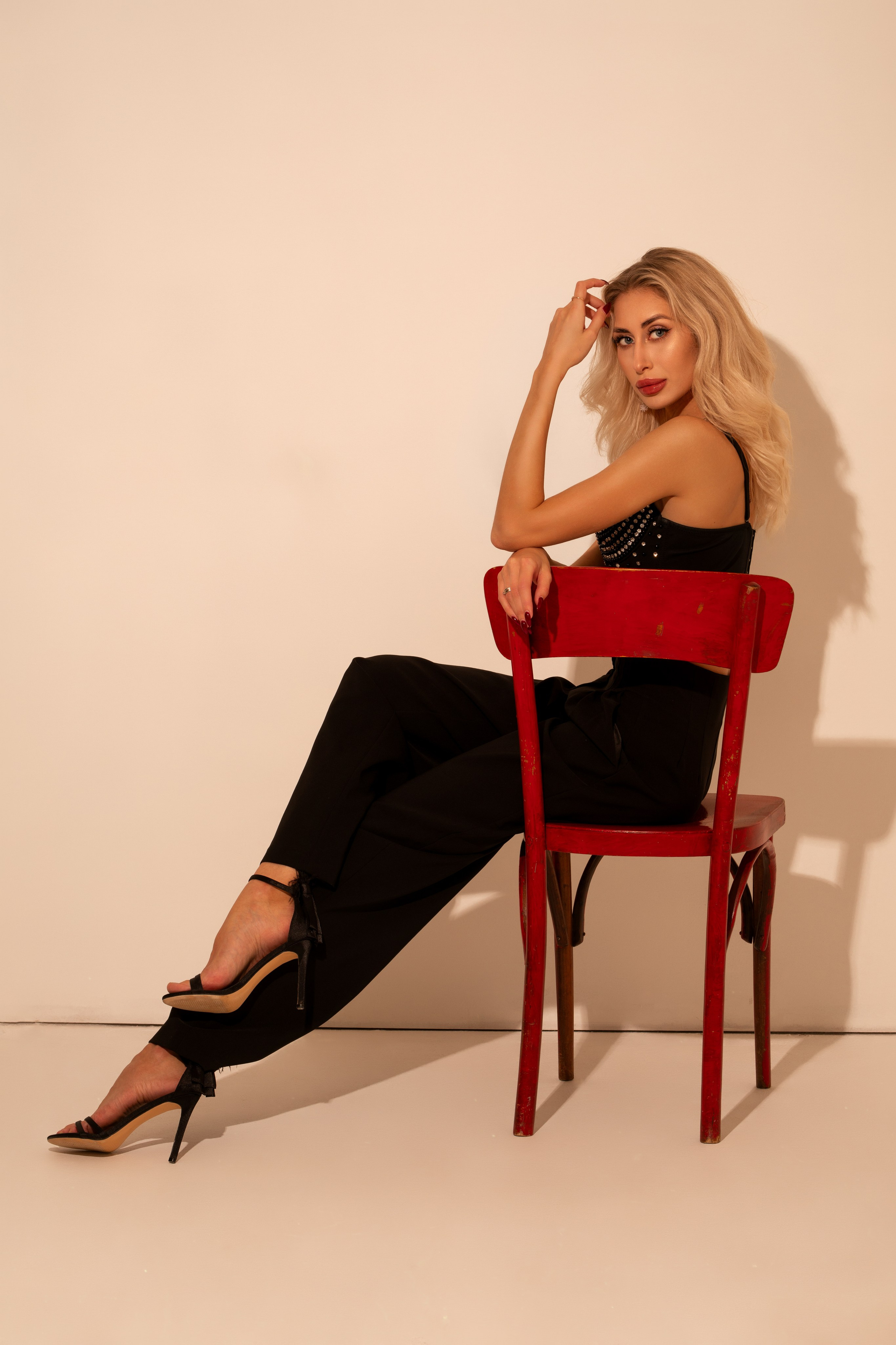 Студийная съемка с Яной на циклораме в формате для «себя»