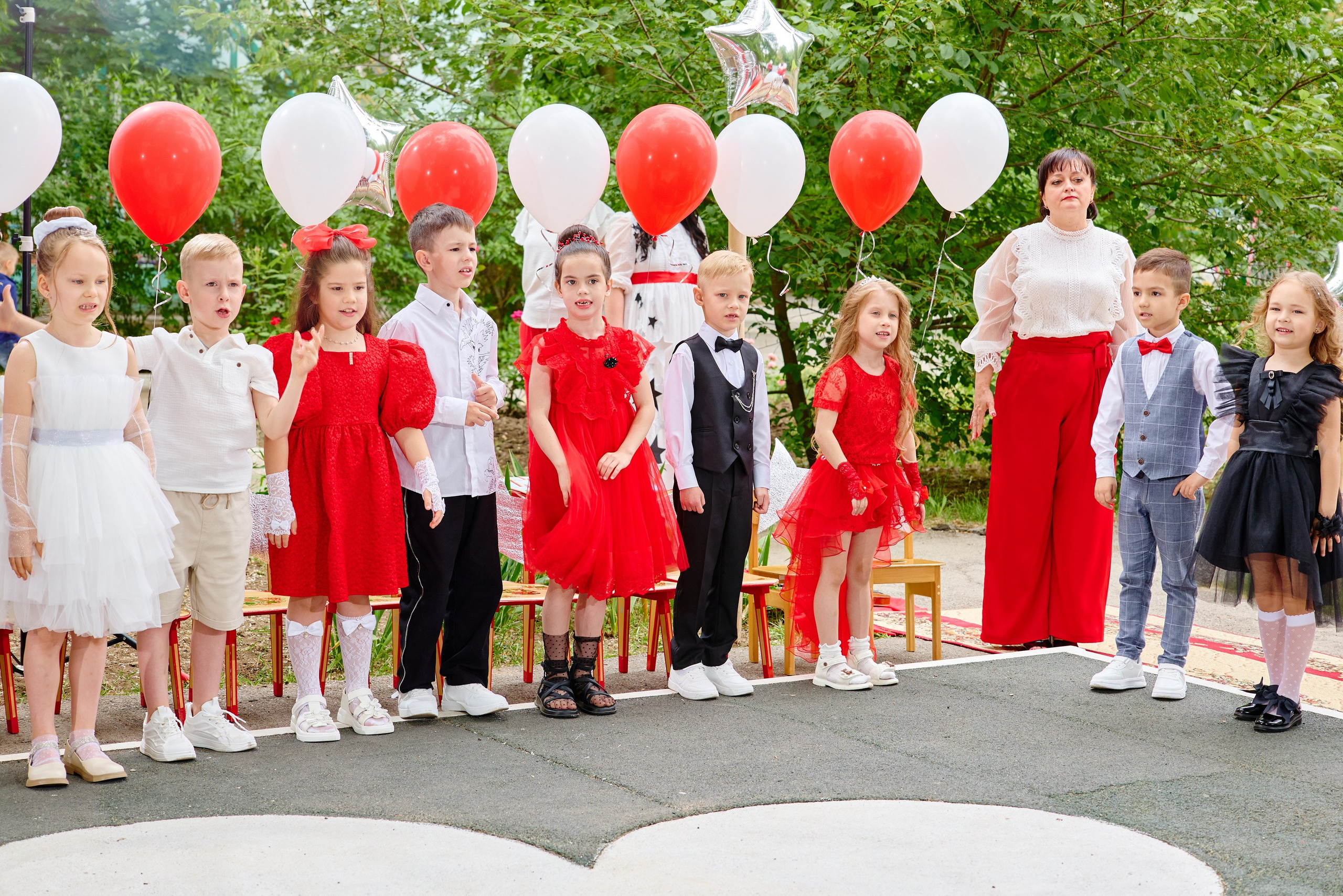 Выпускной 45 сад. Фотограф Выпускные альбомы Таганрог Сергей Коробченко