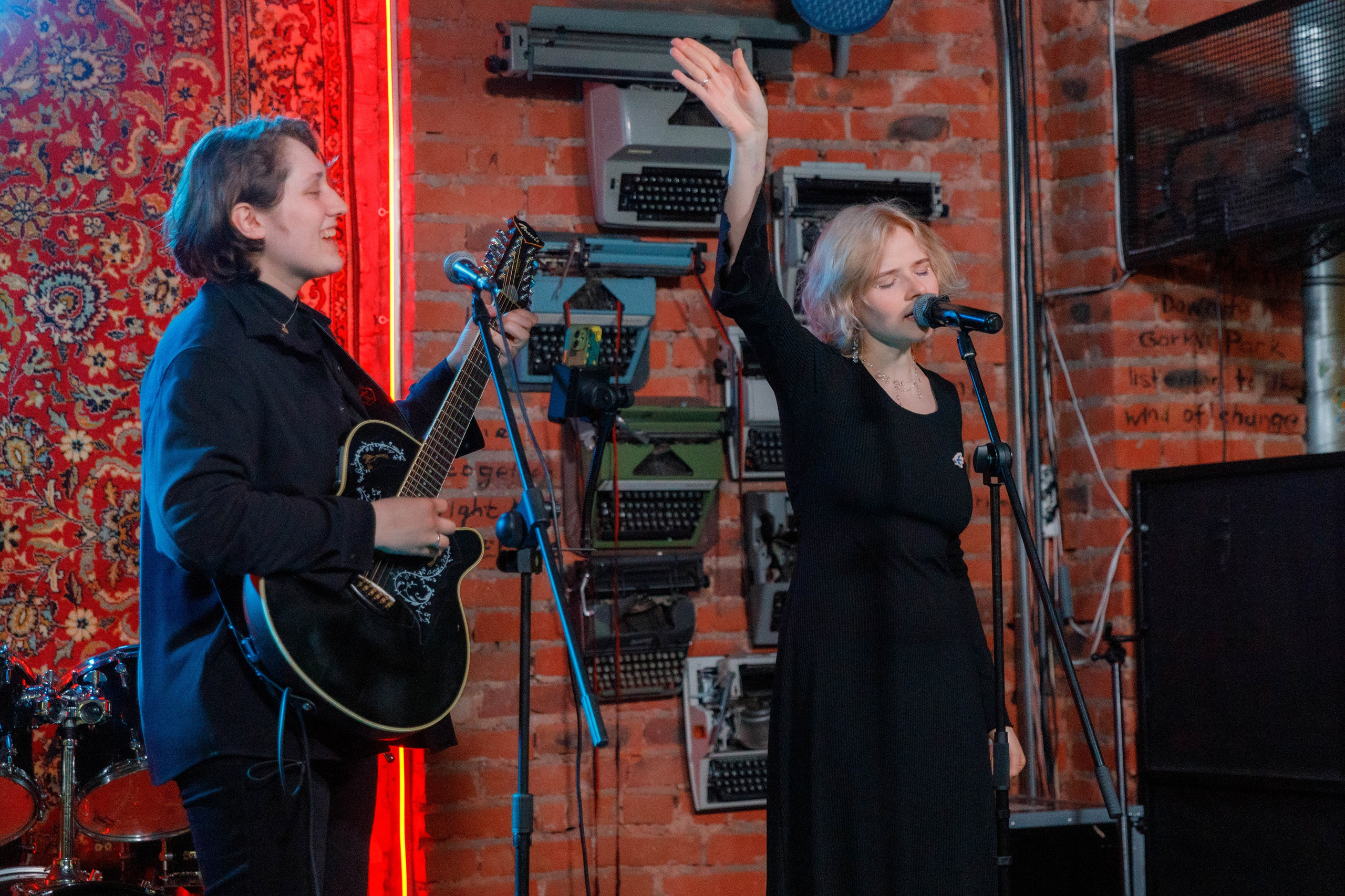 Концерт Огнева и Аня из Питера. Репортажный фотограф в Новосибирске Алена Помазунова