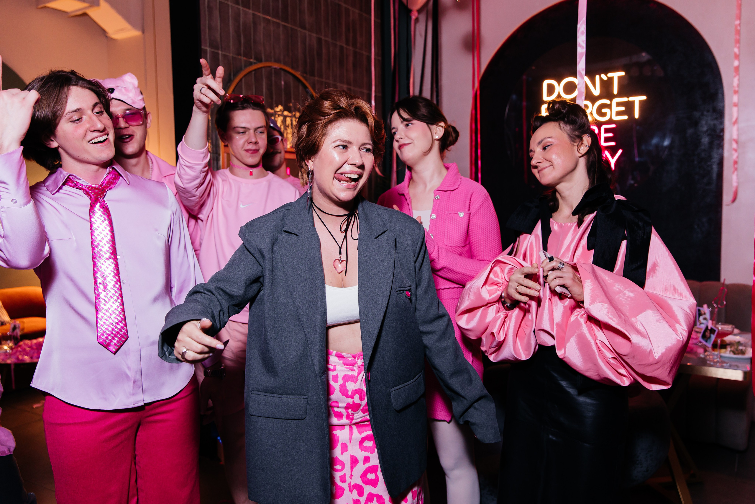 ДЕНЬ РОЖДЕНИЕ PINK