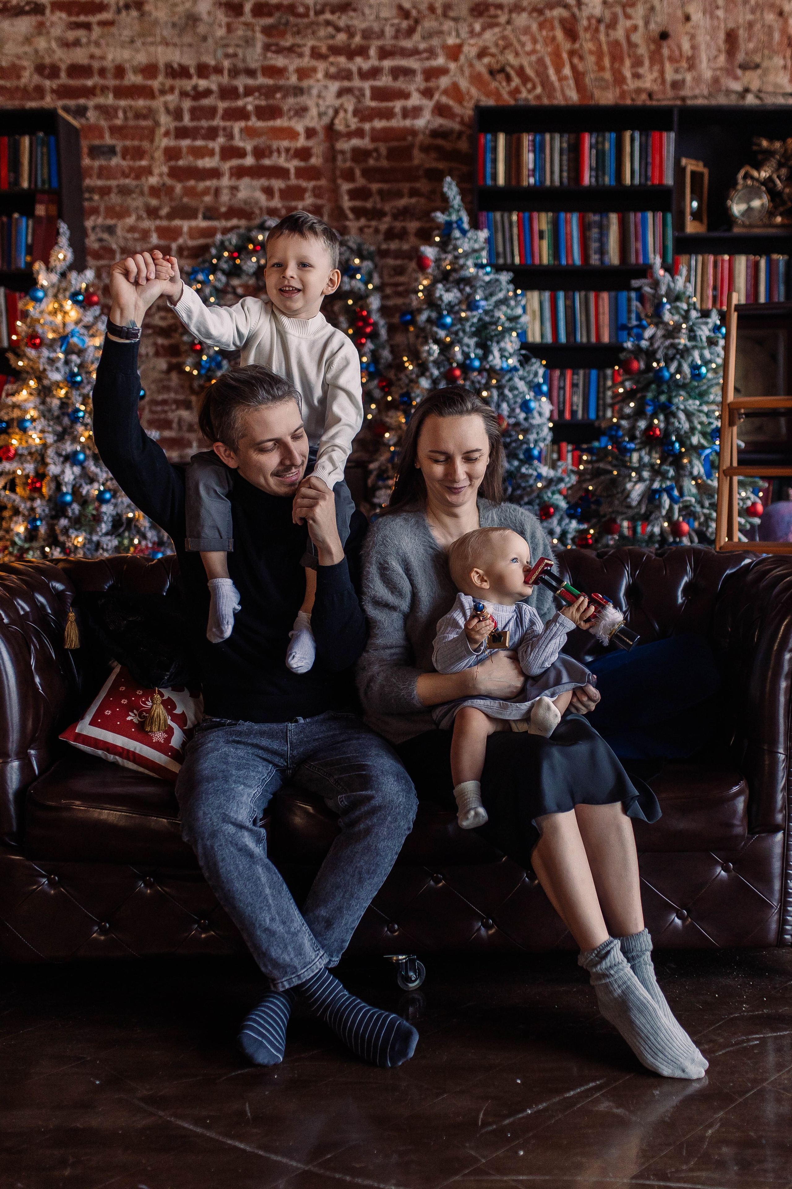 Лена с семьей. Семейный фотограф Алина Демидова. Королев