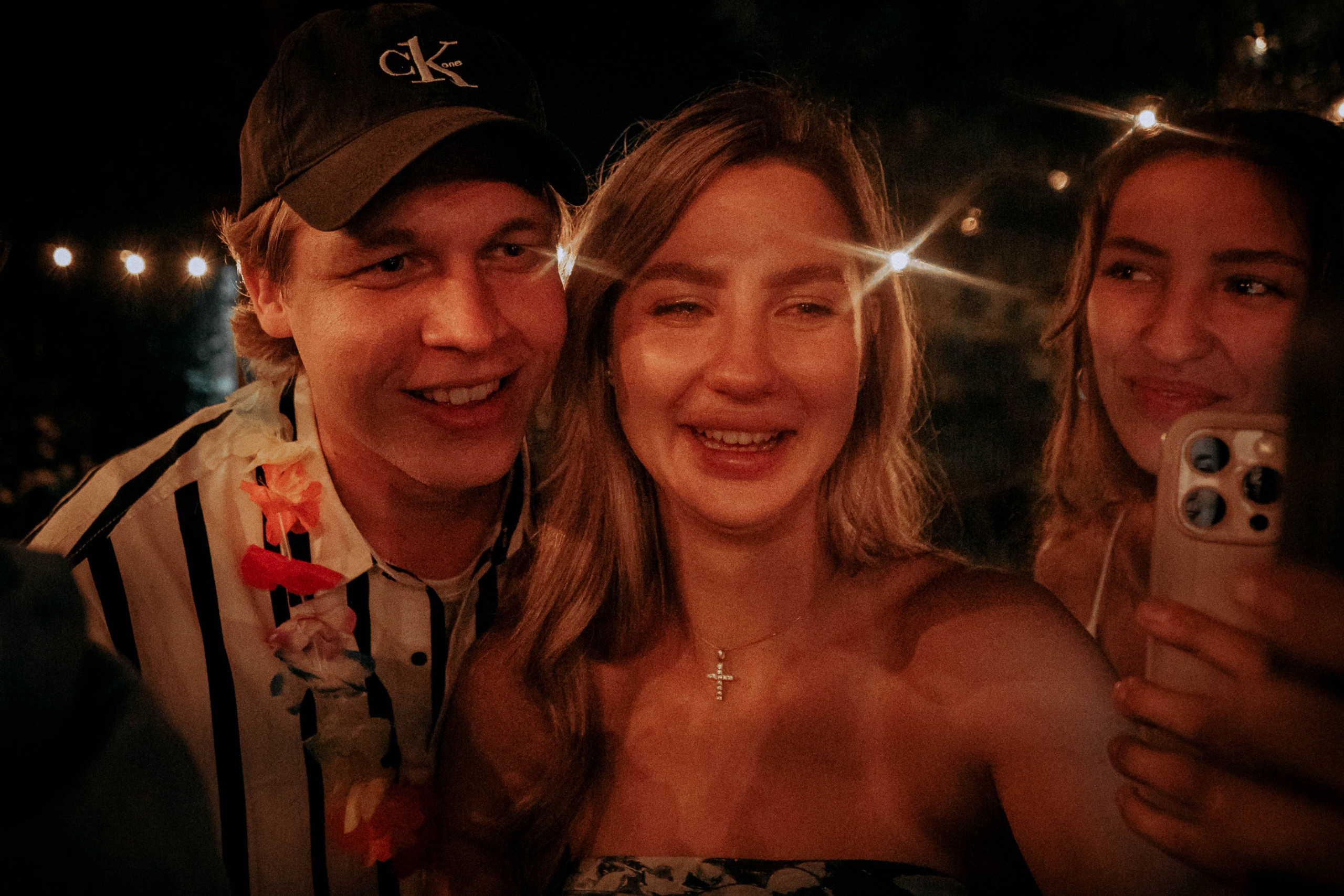 Гавайская вечеринка. Кир Анисин. Режиссер & фотограф