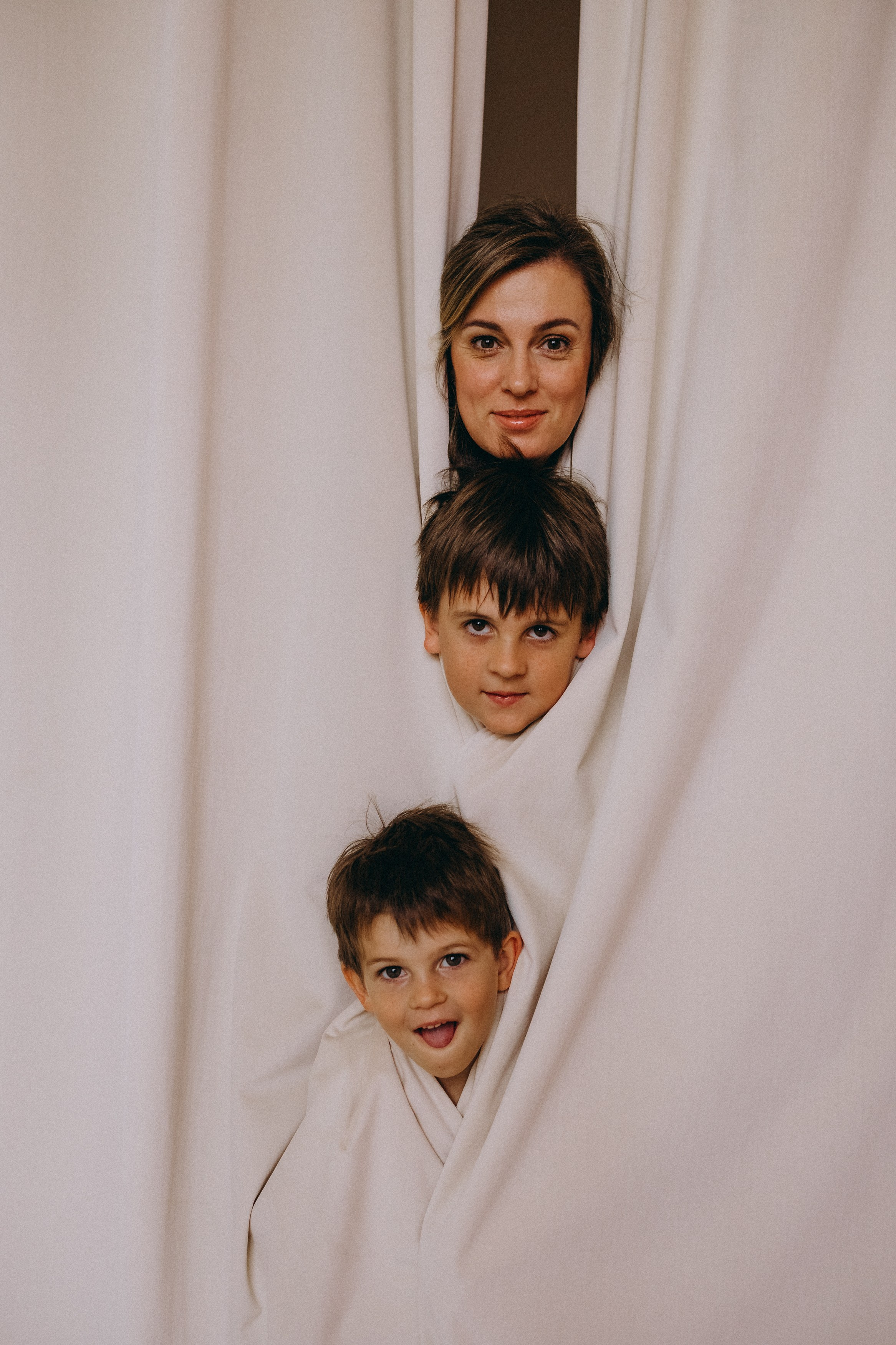 Оксана, Слава, Петя. Главная