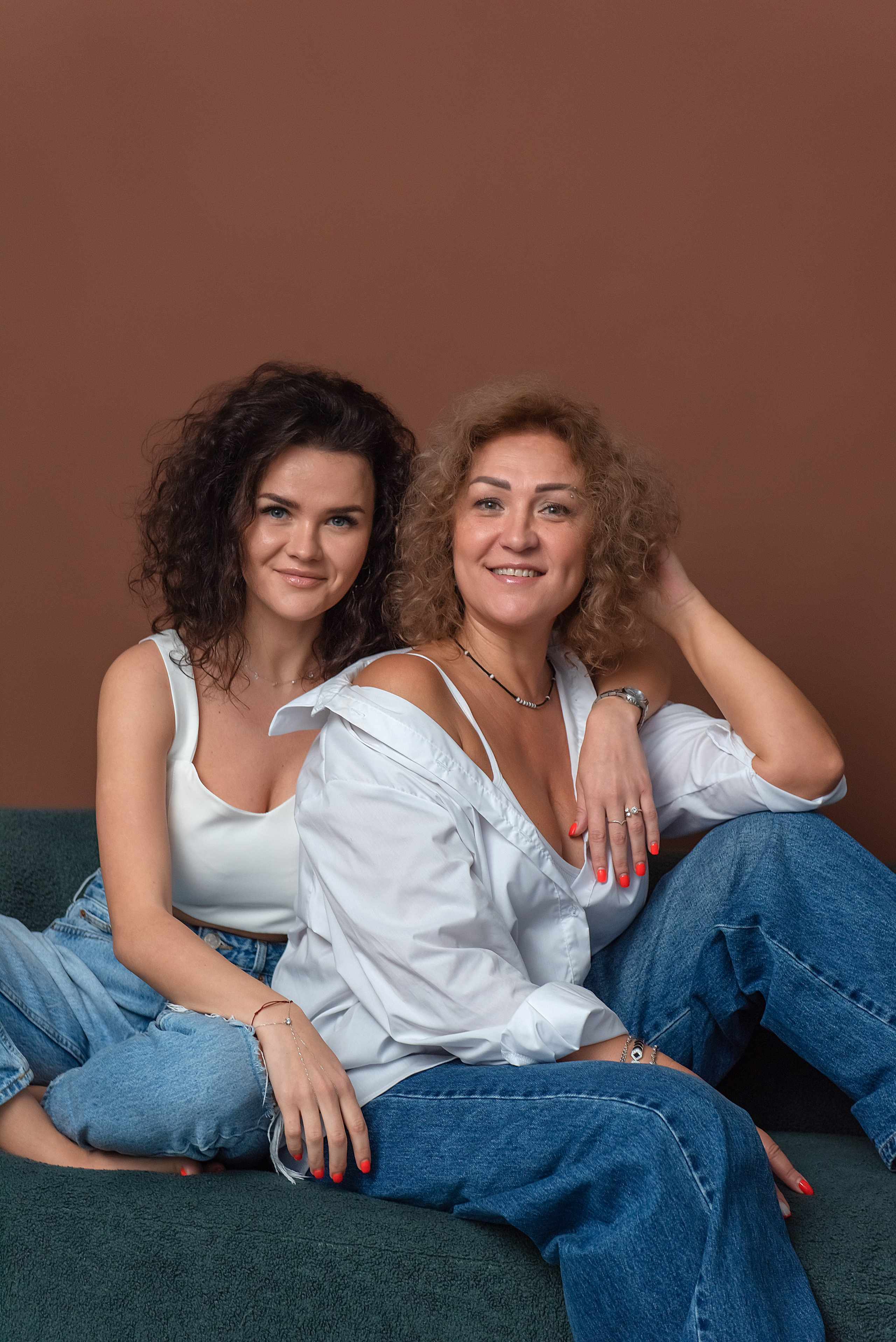 Студийная съемка «Мама с дочкой» Оля и Алина. Семейный и коммерческий фотограф в Сочи Александр Бодунов