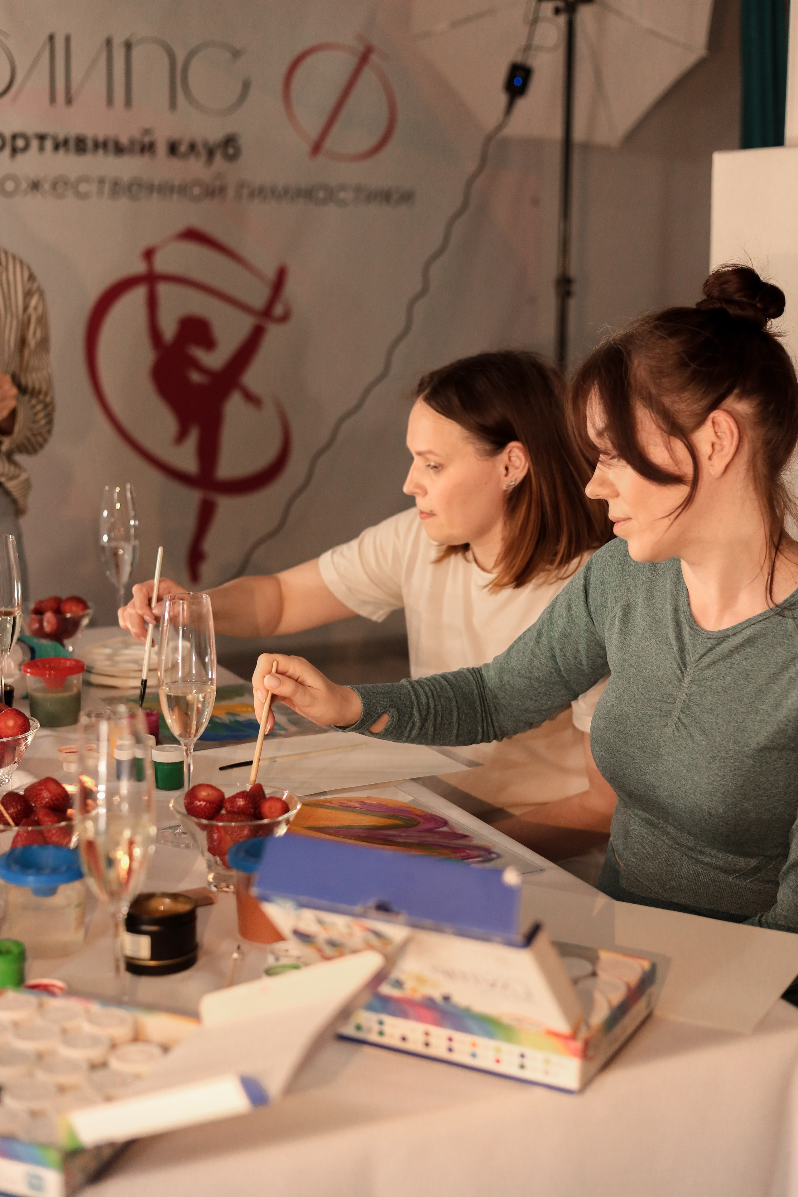 Арт-терапия + аэройога. Фотограф Надршина Лилия