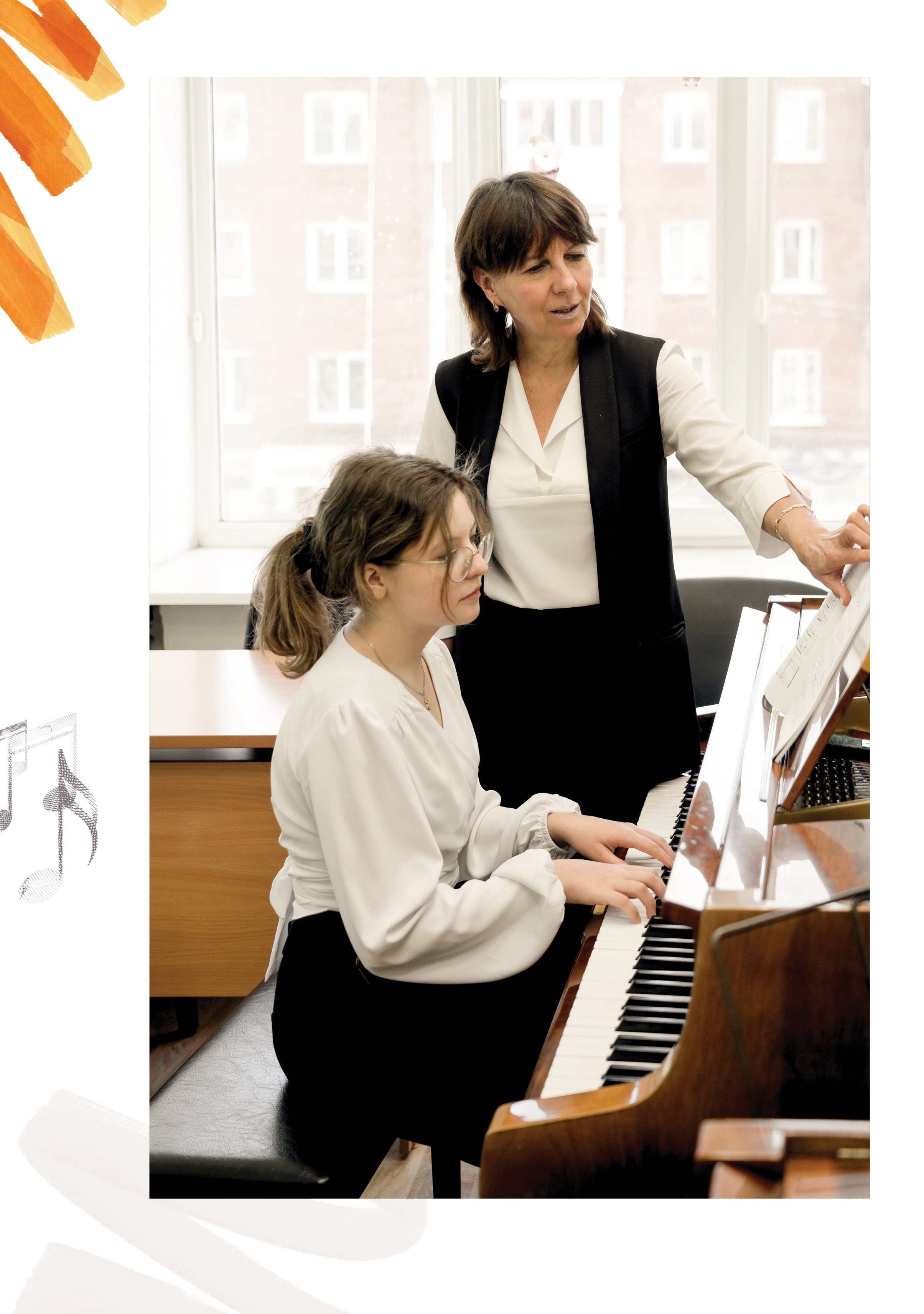 Марта, виолончель. Фабрика выпускных альбомов