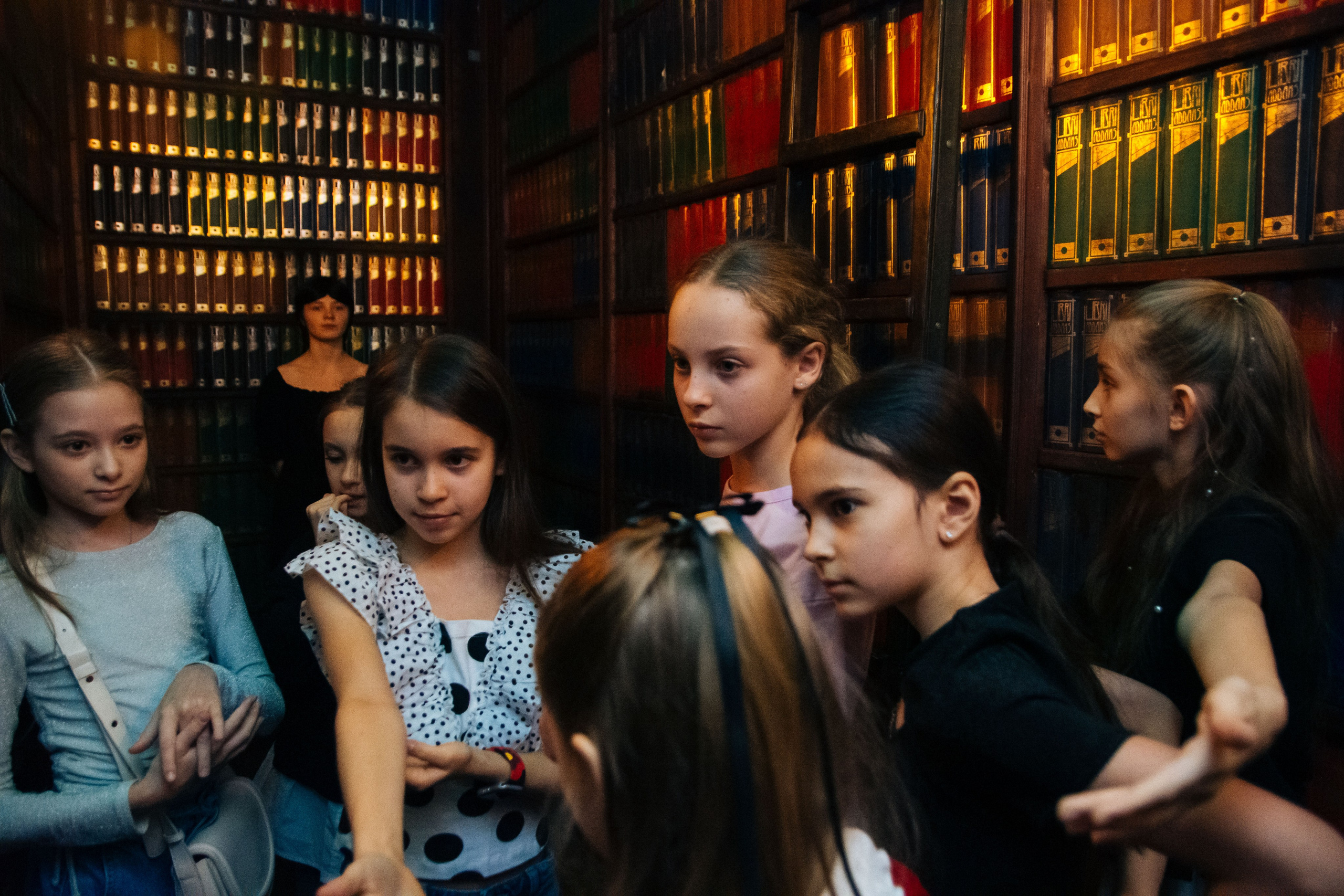 Квест и день рождения в Нелогике. Фотограф в Москве. Индивидуальные и парные съёмки, мероприятия, промо-съёмки для артистов