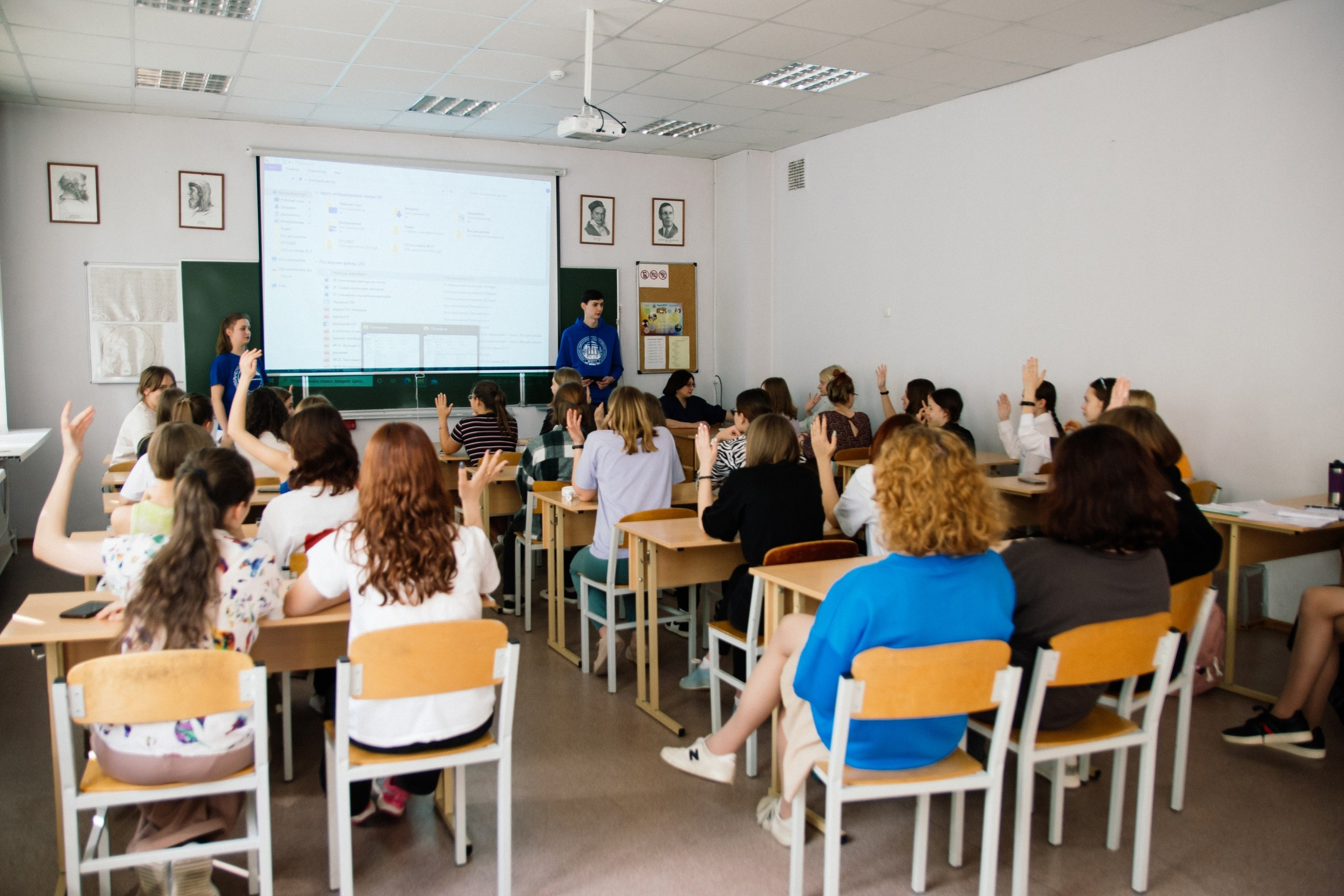 В лицее МПГУ. Фотограф в Москве. Индивидуальные и парные съёмки, мероприятия, промо-съёмки для артистов