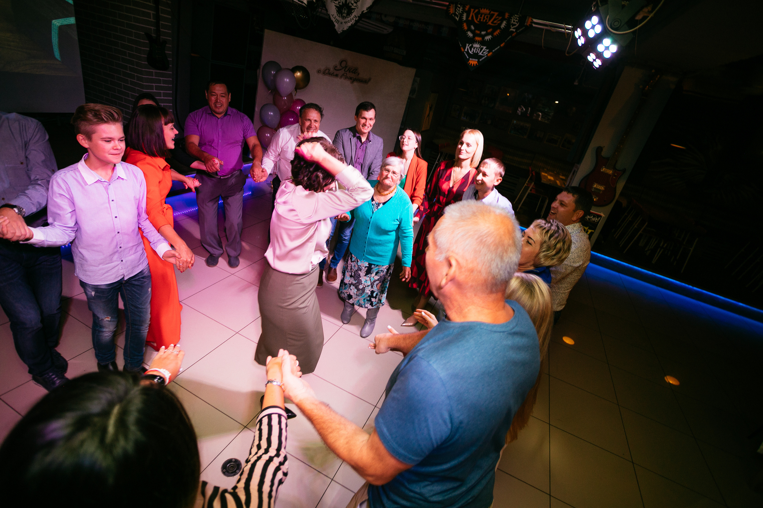 Сюрприз от семьи в честь юбилея. Организатор Романова Любовь