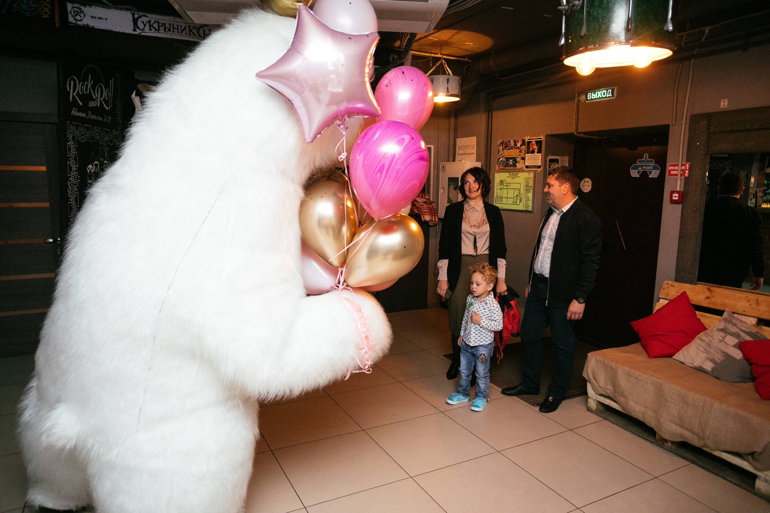 Сюрприз от семьи в честь юбилея. Организатор Романова Любовь