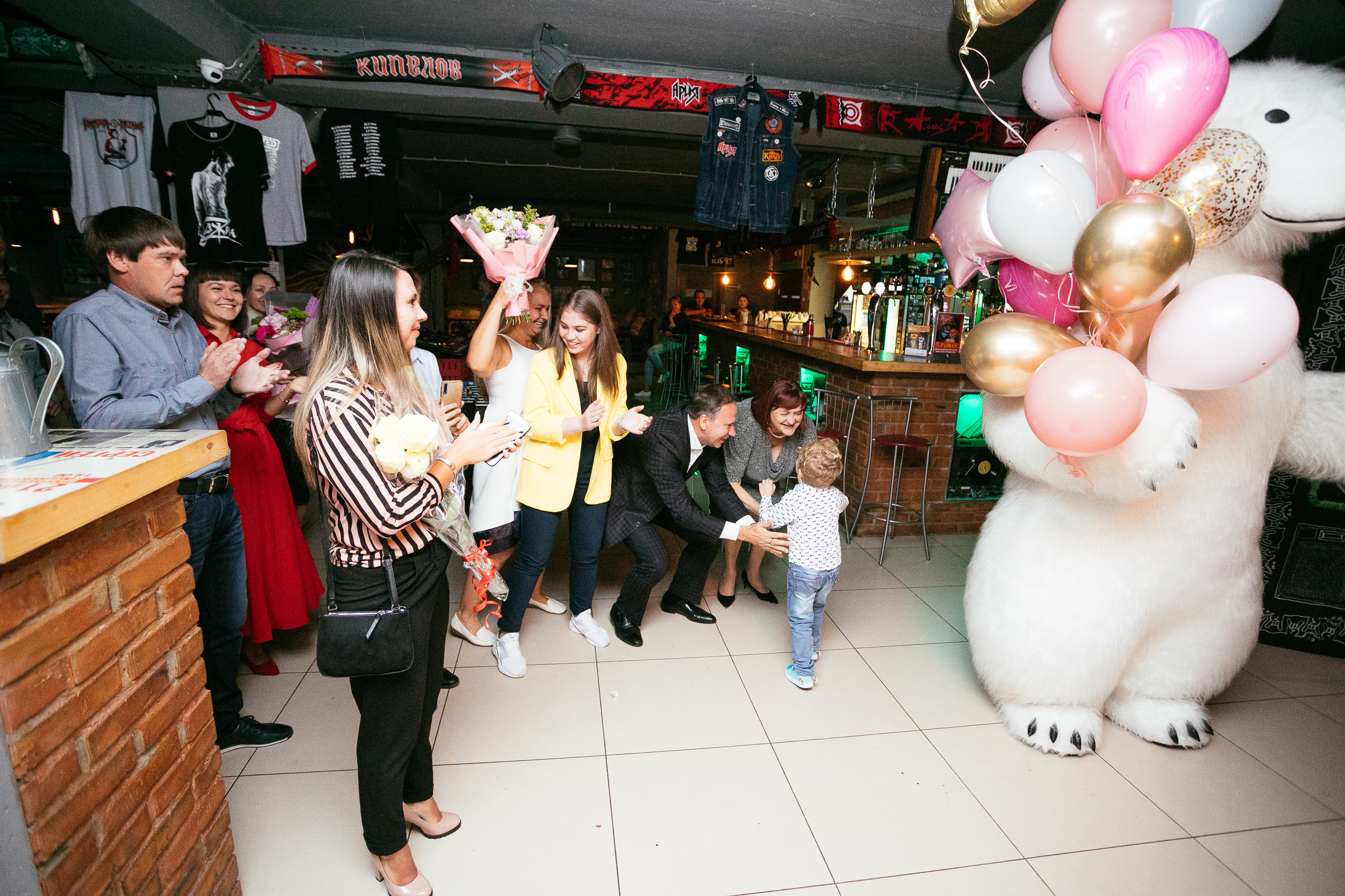 Сюрприз от семьи в честь юбилея. Организатор Романова Любовь