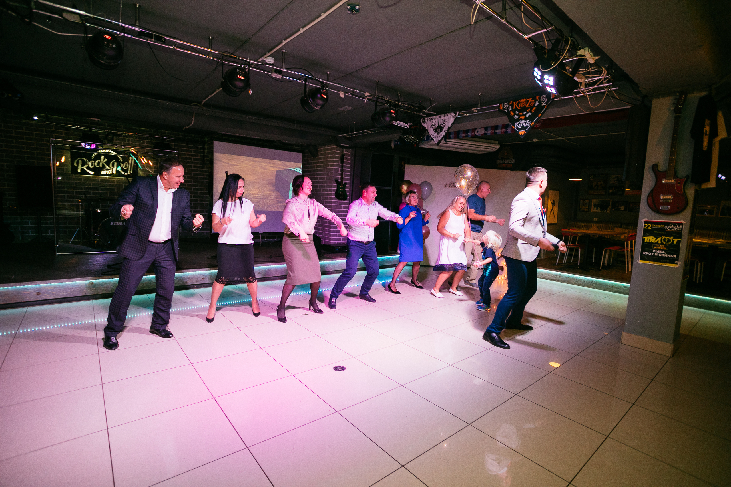 Сюрприз от семьи в честь юбилея. Организатор Романова Любовь