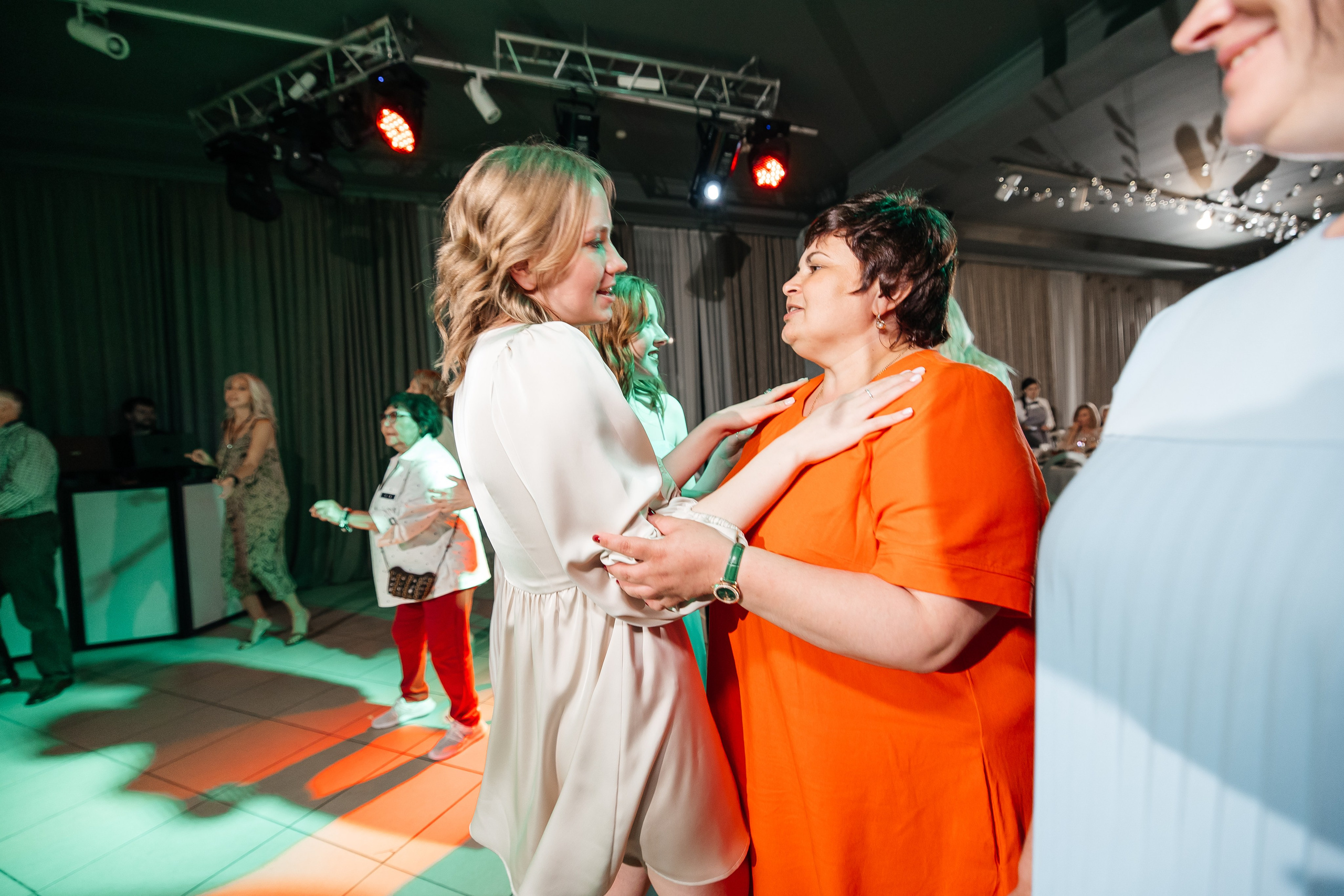 2023-06-23 Выпускной МБОУ СОШ № 10. Фотограф в Красноярске