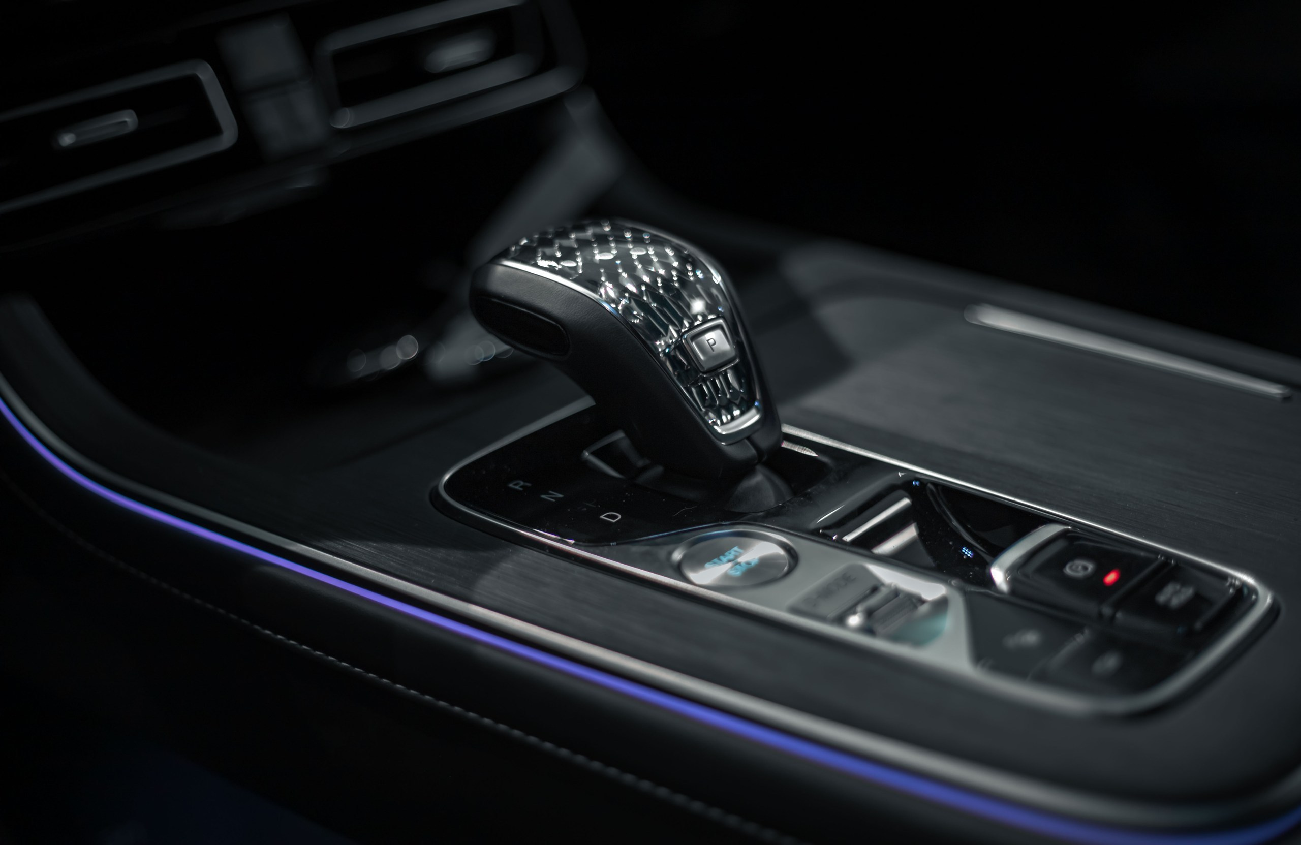 Бизнес съемка для автосалона GAC в городе Ижевск. Бизнес фотограф Ижевск — Назаров Роман