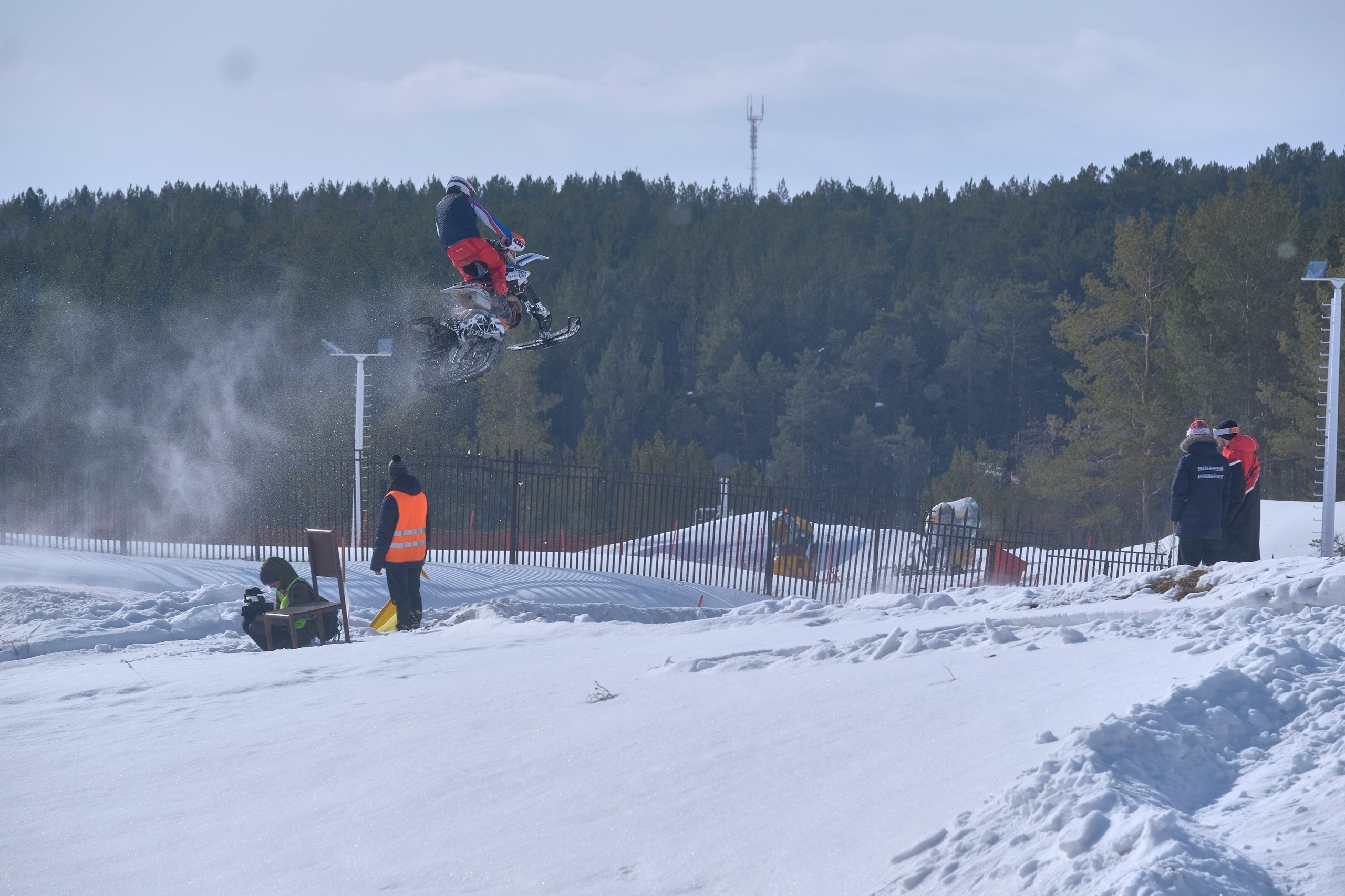 Соревнования по сноубайк кроссу и снегоходам. Свадьбы, Love Story, репортаж и портреты в Екатеринбурге