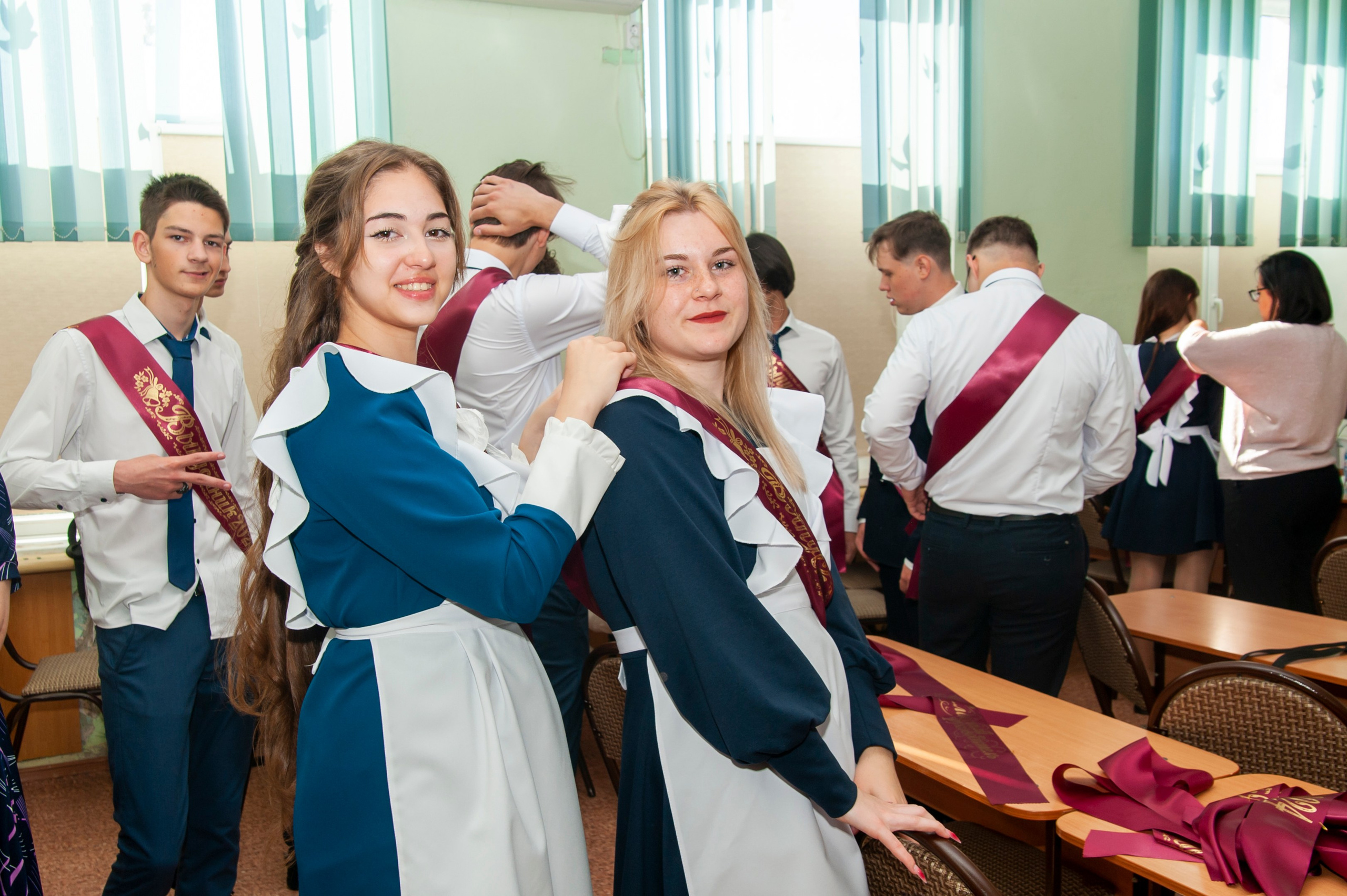 Последний Звонок МАОУ СОШ № 17 им. Эдуарда Есаяна — Архипо-Осиповка. Свадебный и семейный фотограф Денис Лукьянов в Краснодаре, Краснодарском крае и Республике Крым